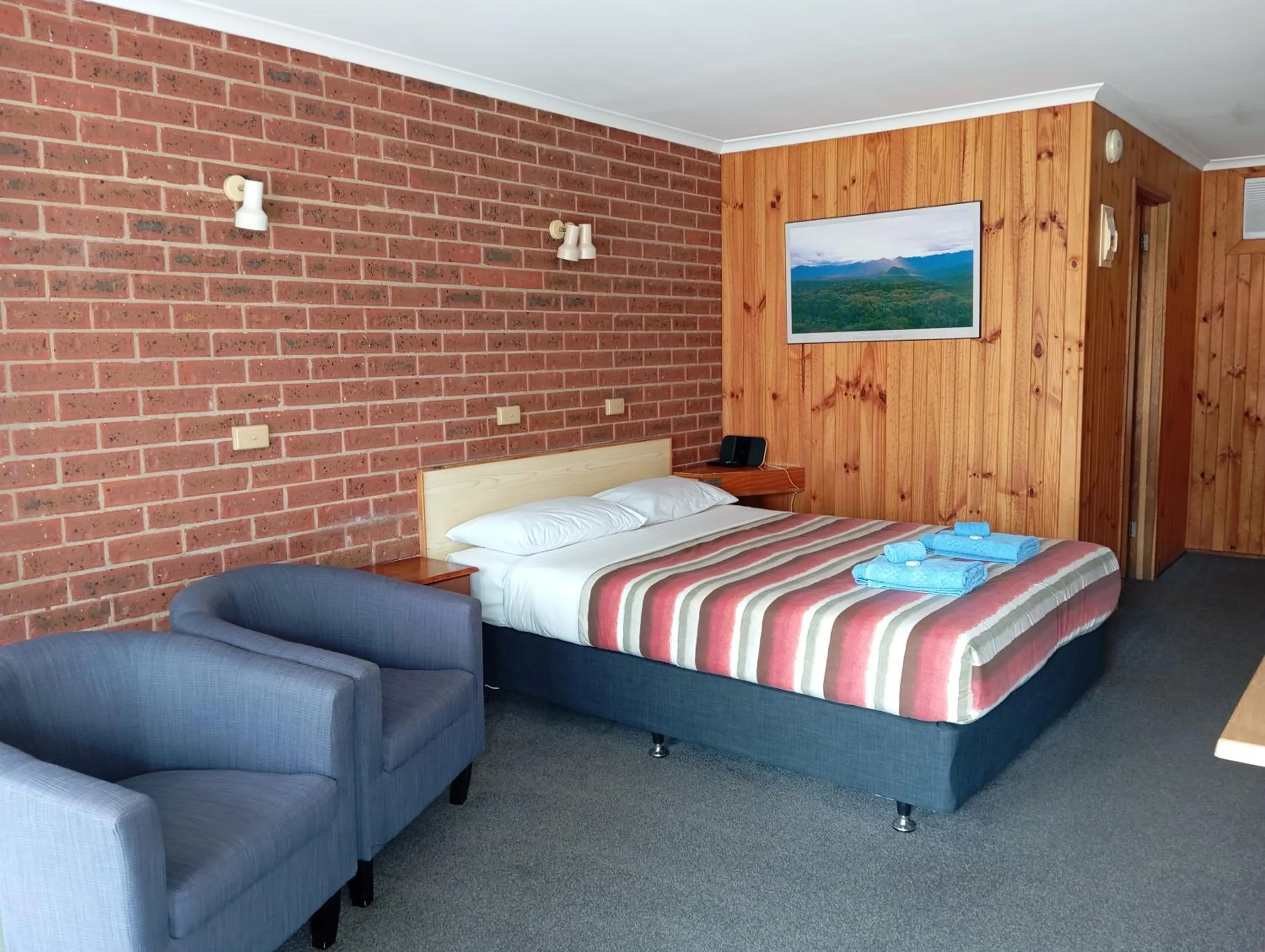 Bed in Orbost Country Road Motor Inn