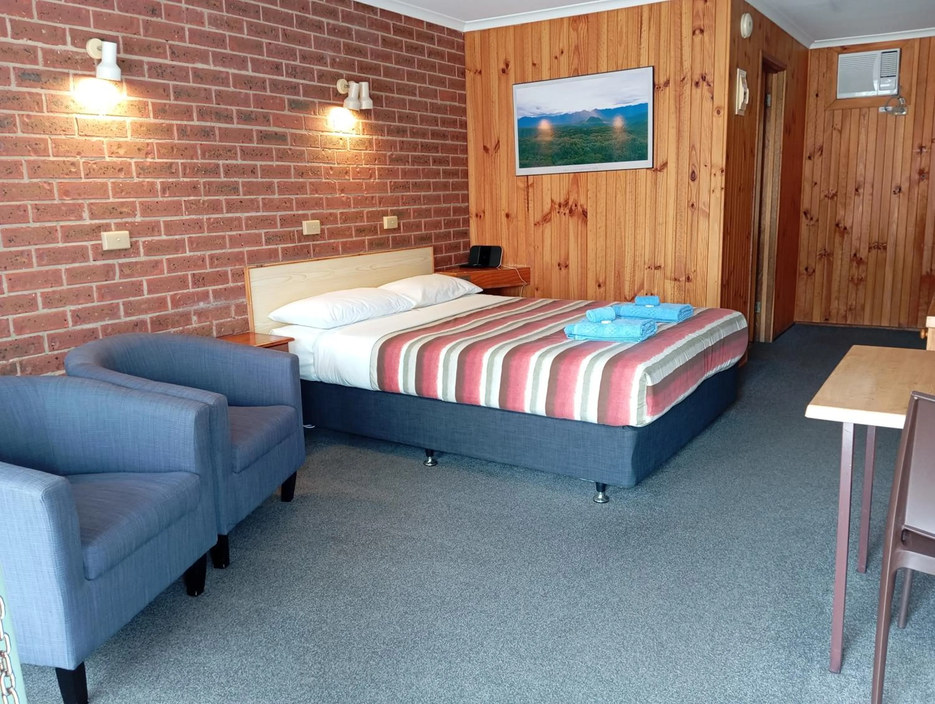 Bed in Orbost Country Road Motor Inn