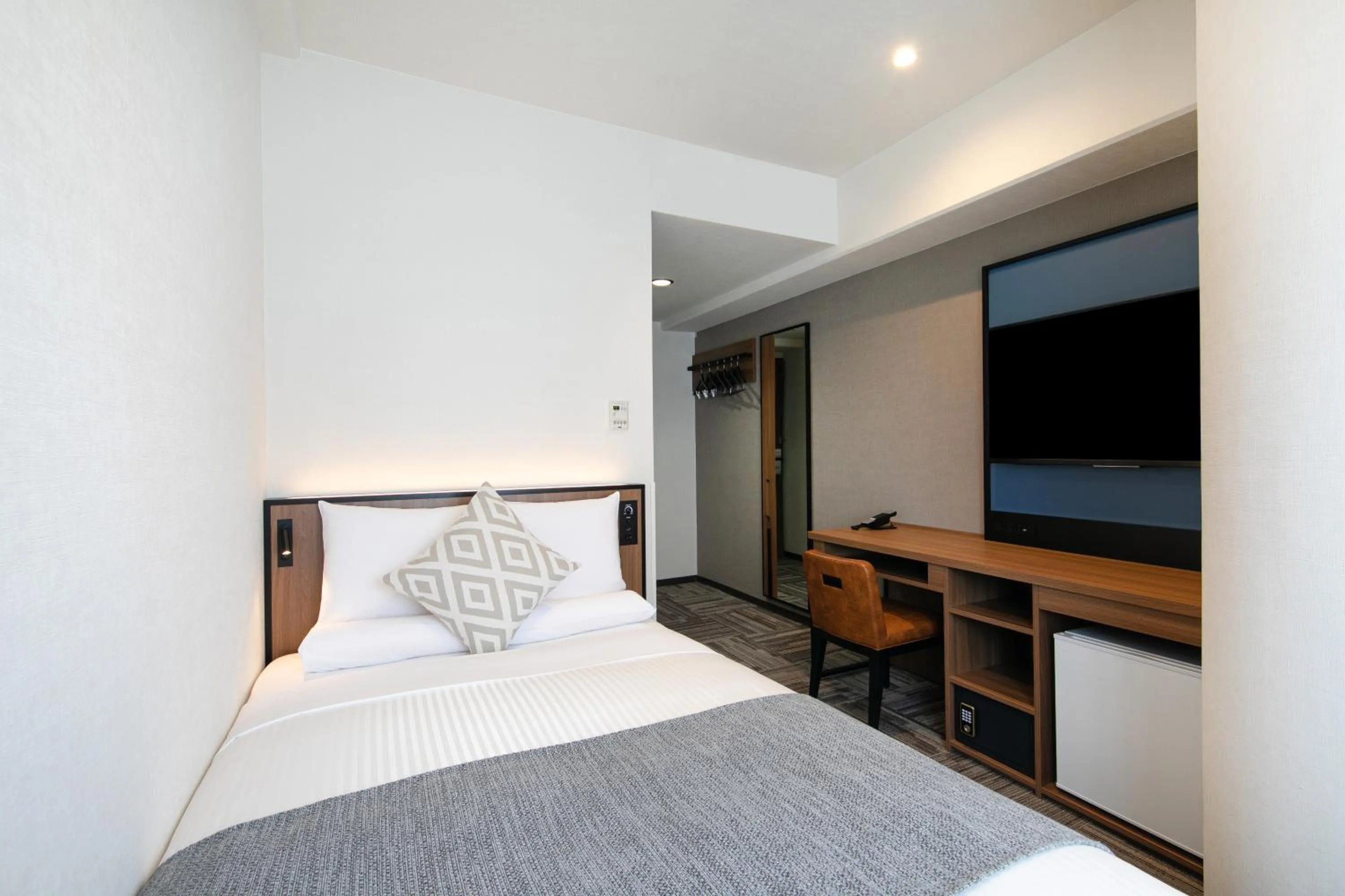 Photo of the whole room, Bed in HOTEL MYSTAYS Kumamoto Riverside