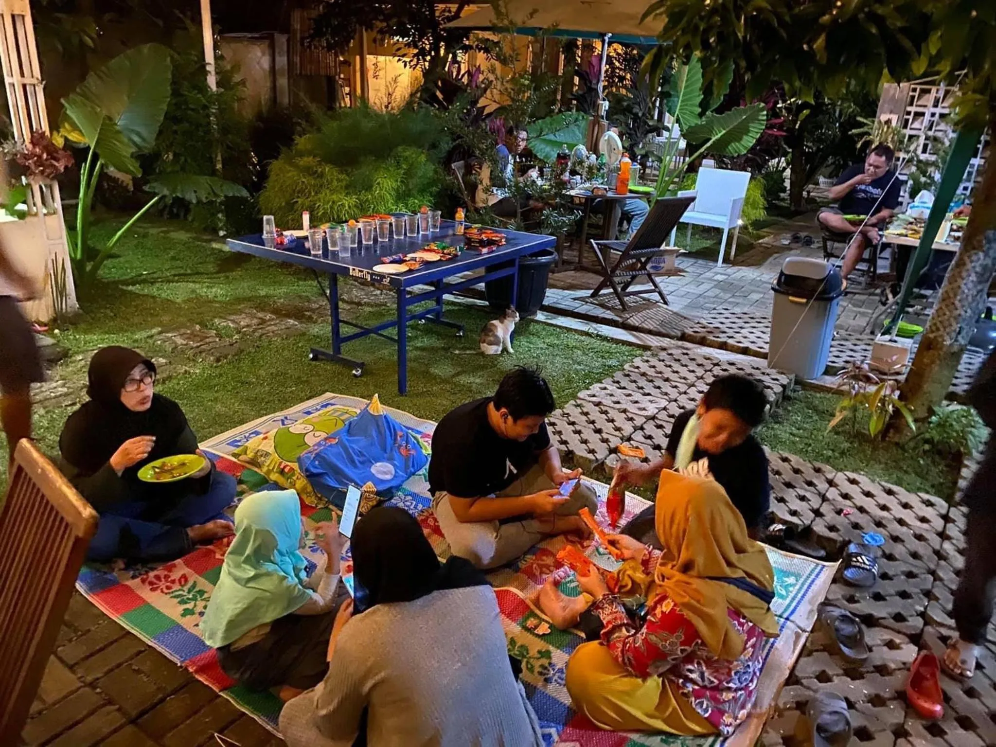 People in Embay House & Private Pool