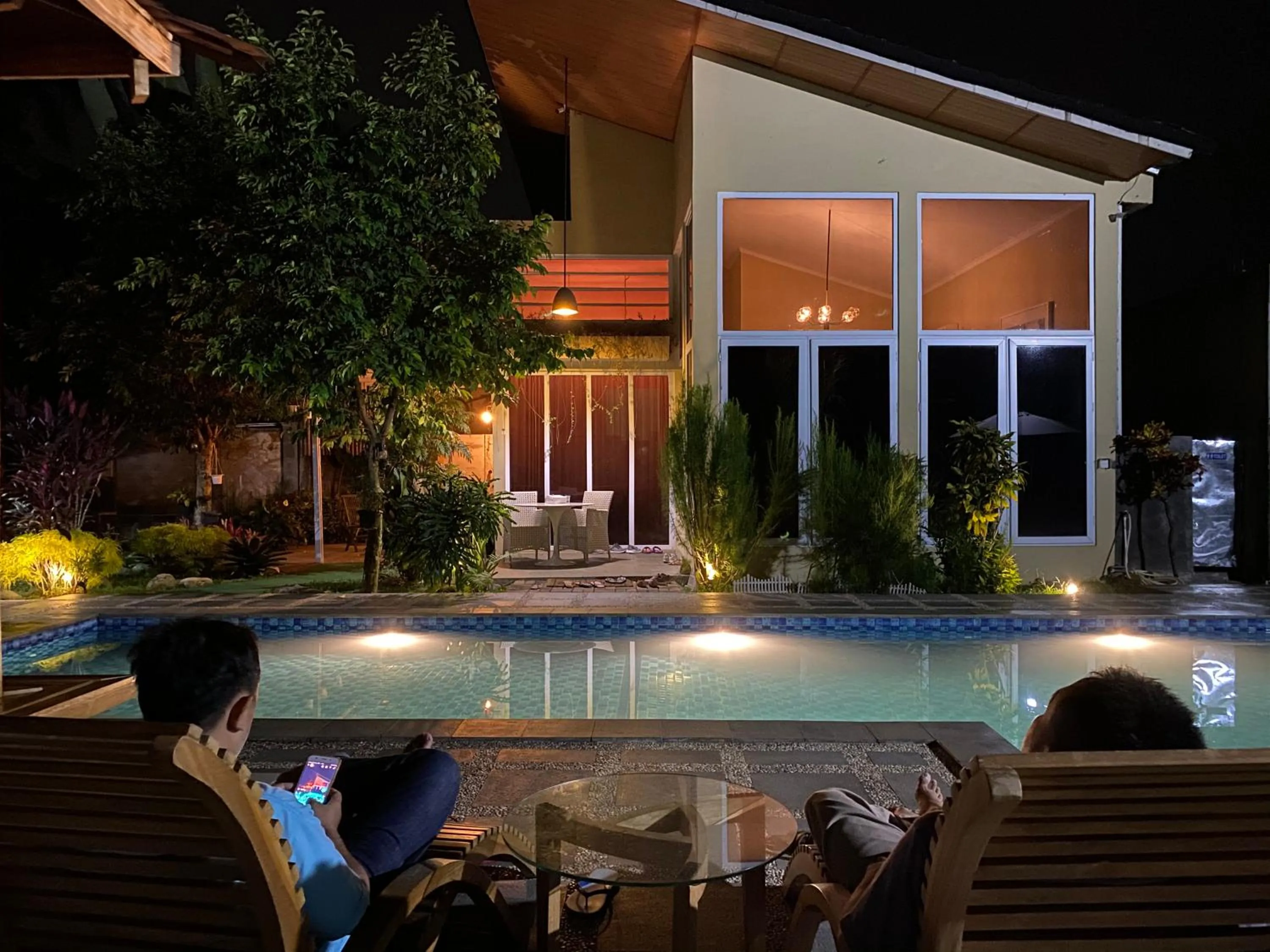 Swimming pool in Embay House & Private Pool