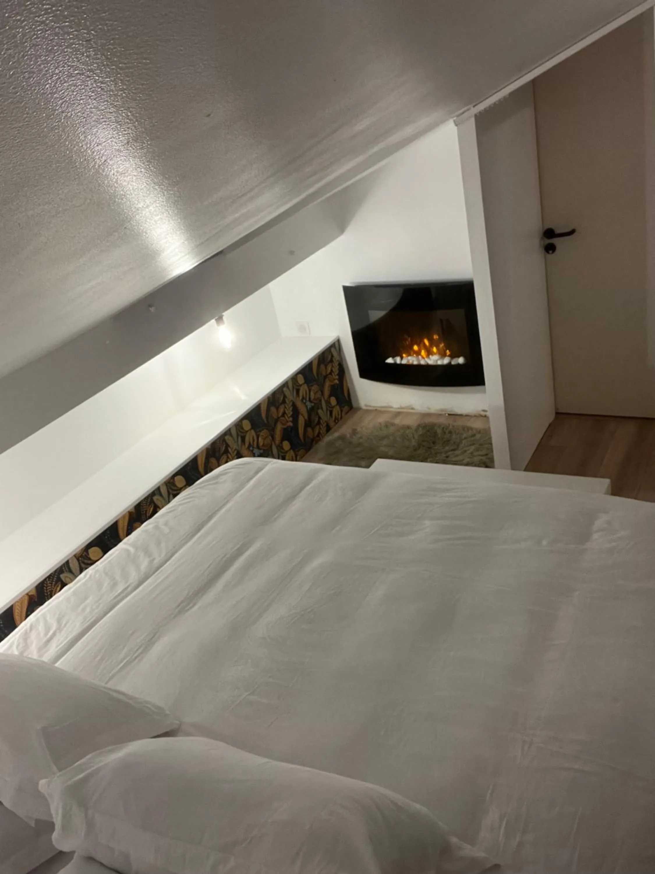 flat iron, Bed in Maison d'hôtes City Break MIRADOUR