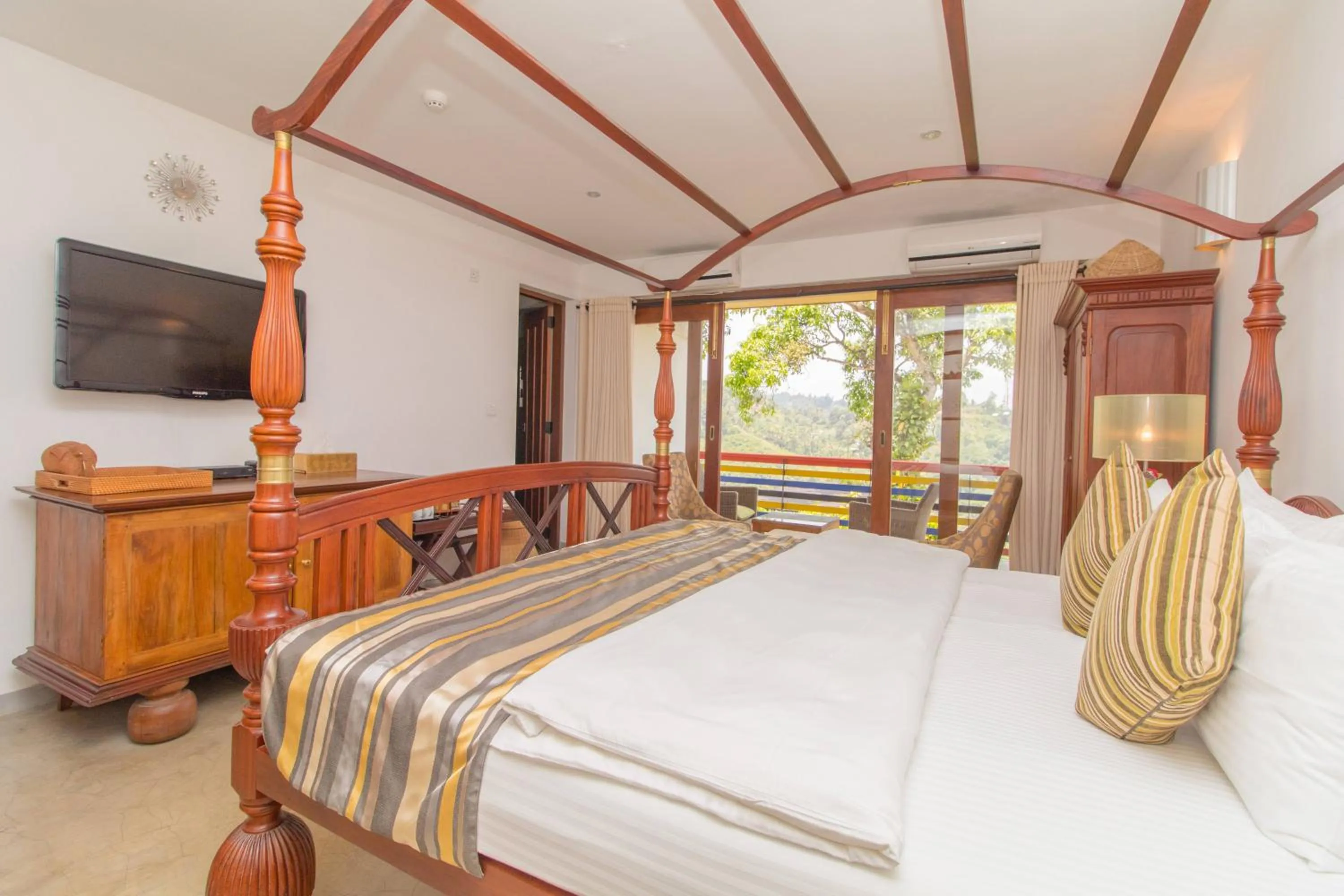 Photo of the whole room, Bed in The Elephant Stables