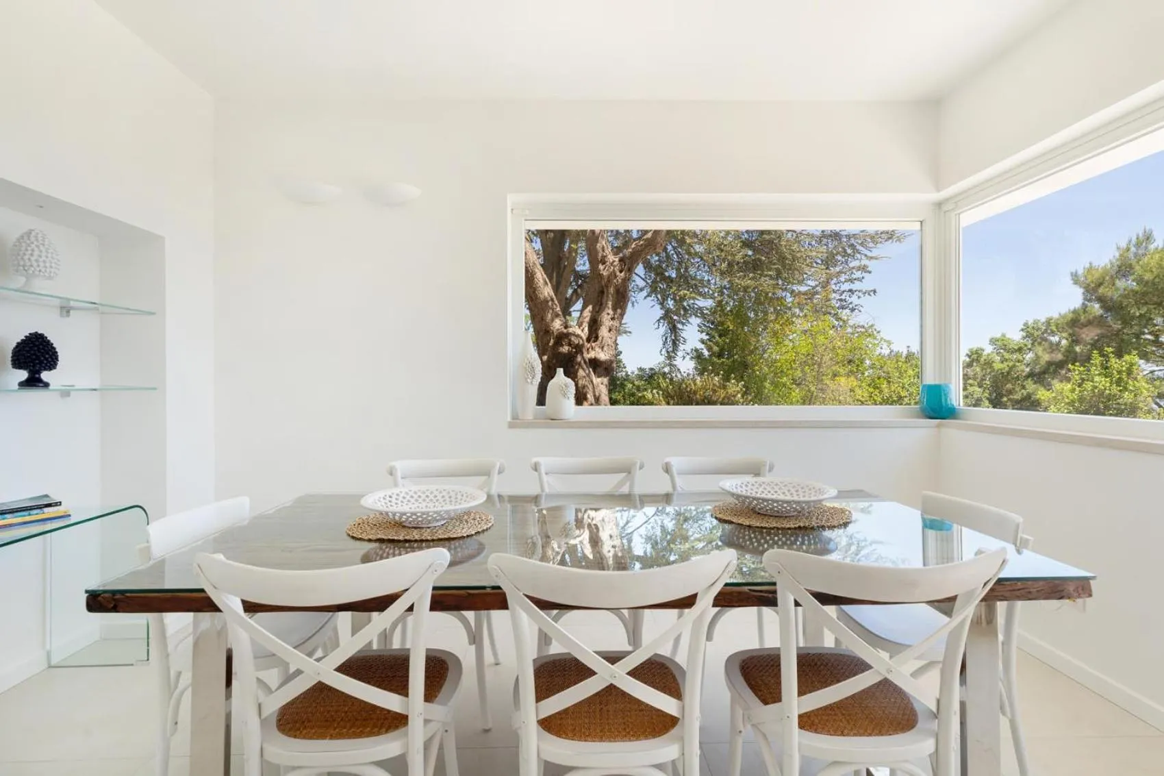 Dining area in Villa Lemorè