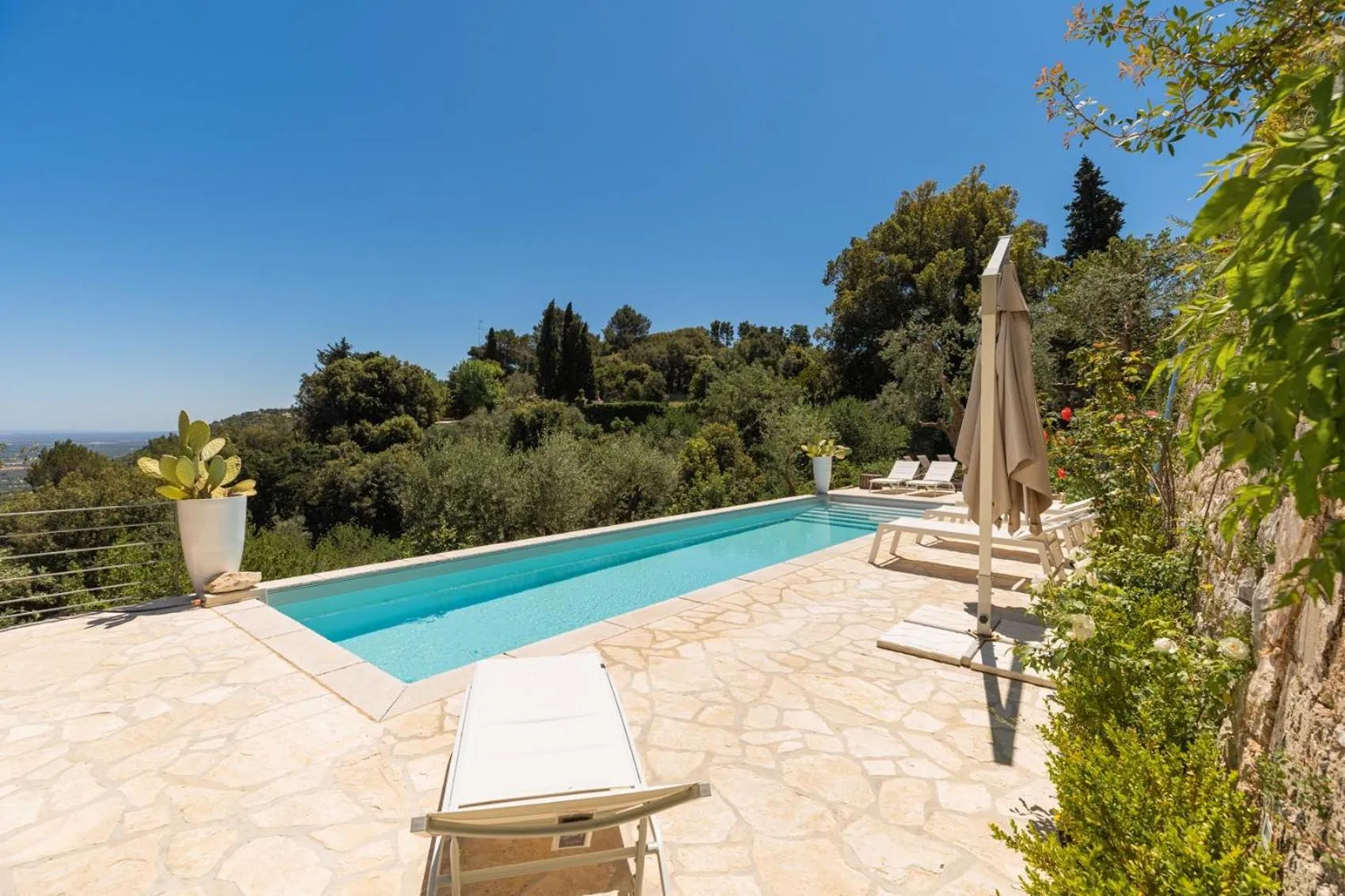 Swimming pool in Villa Lemorè