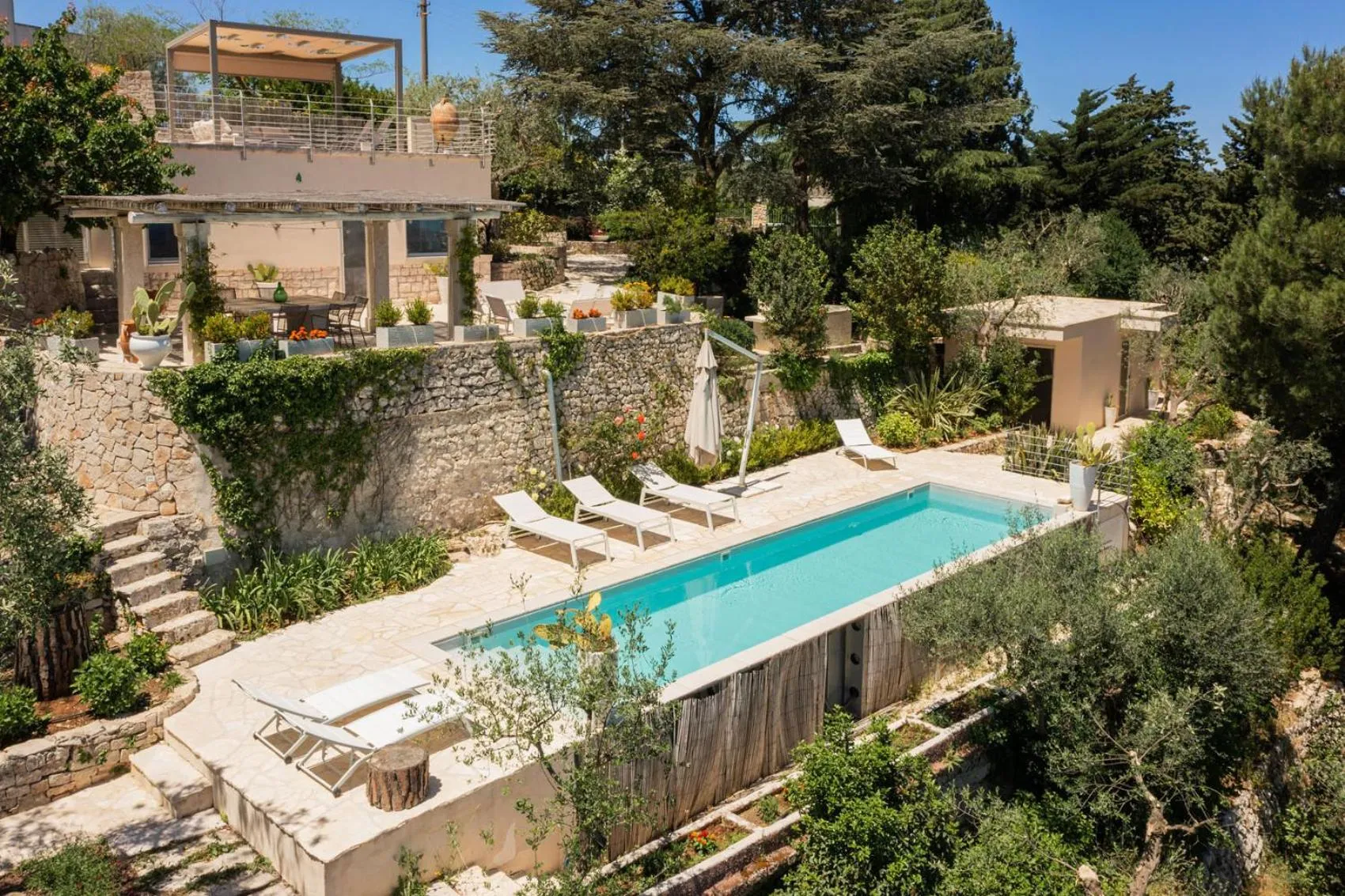 Garden view in Villa Lemorè