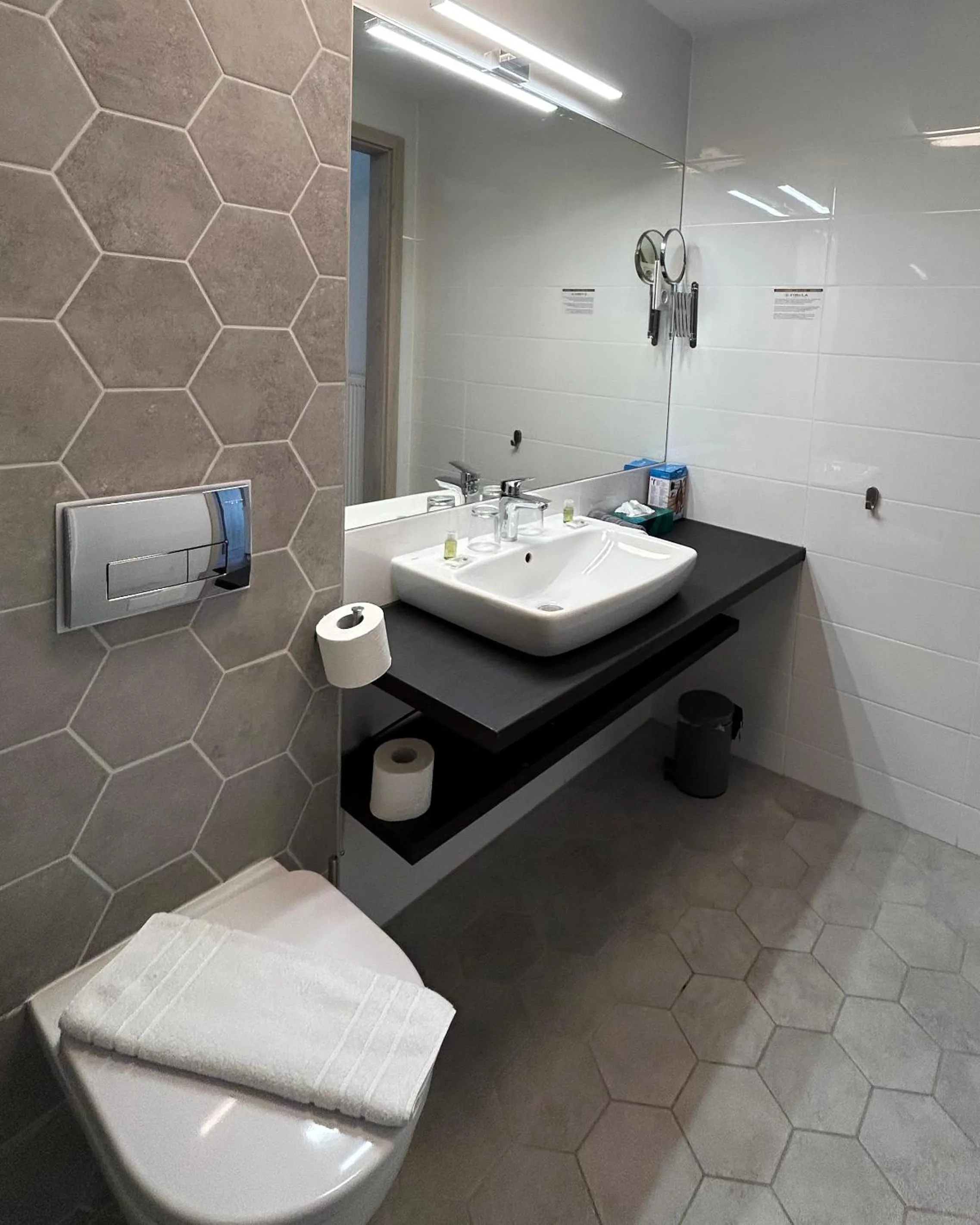 Toilet in Fibula Residence Hotel & Wellness - Adults Only