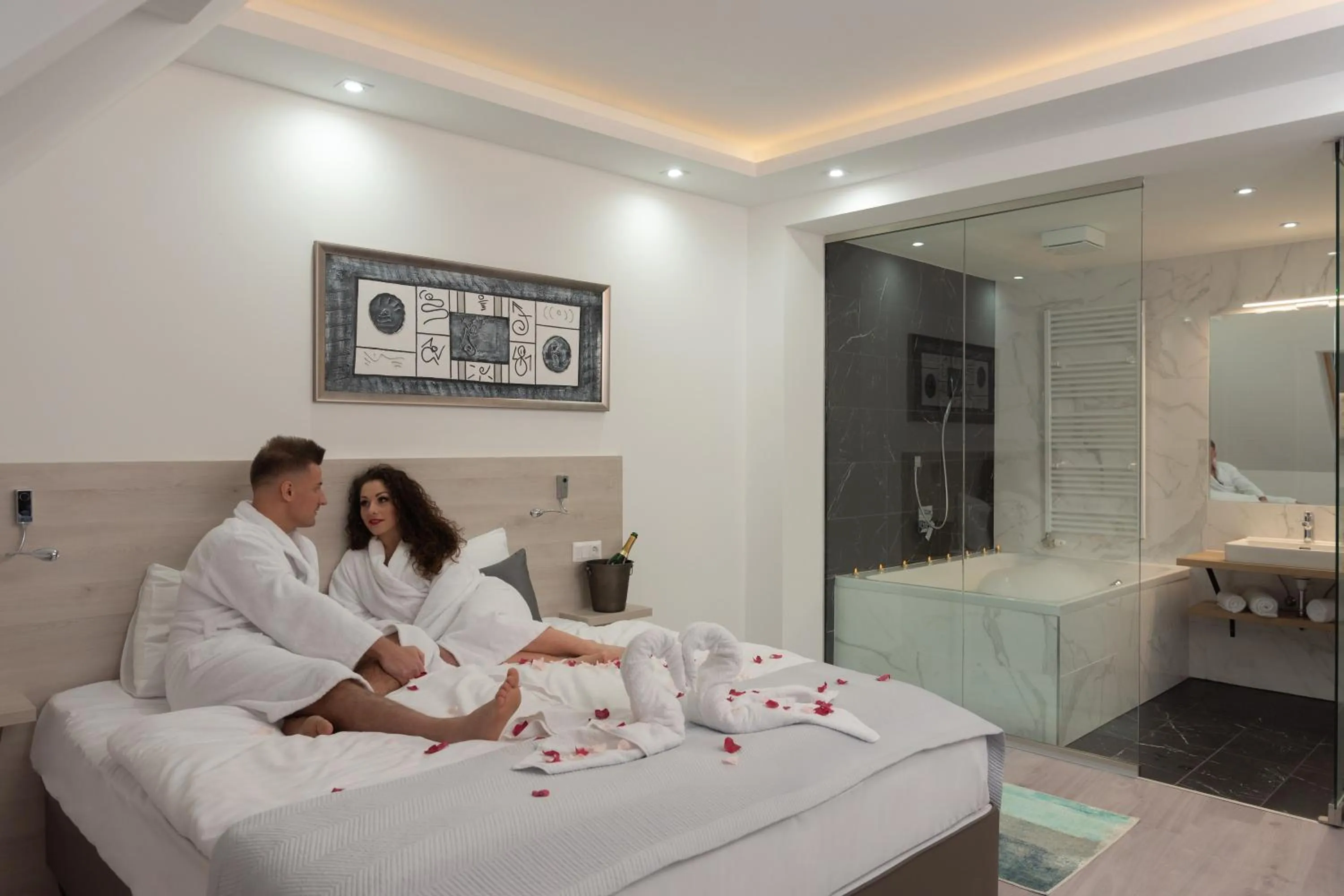 People, Bed in Fibula Residence Hotel & Wellness - Adults Only