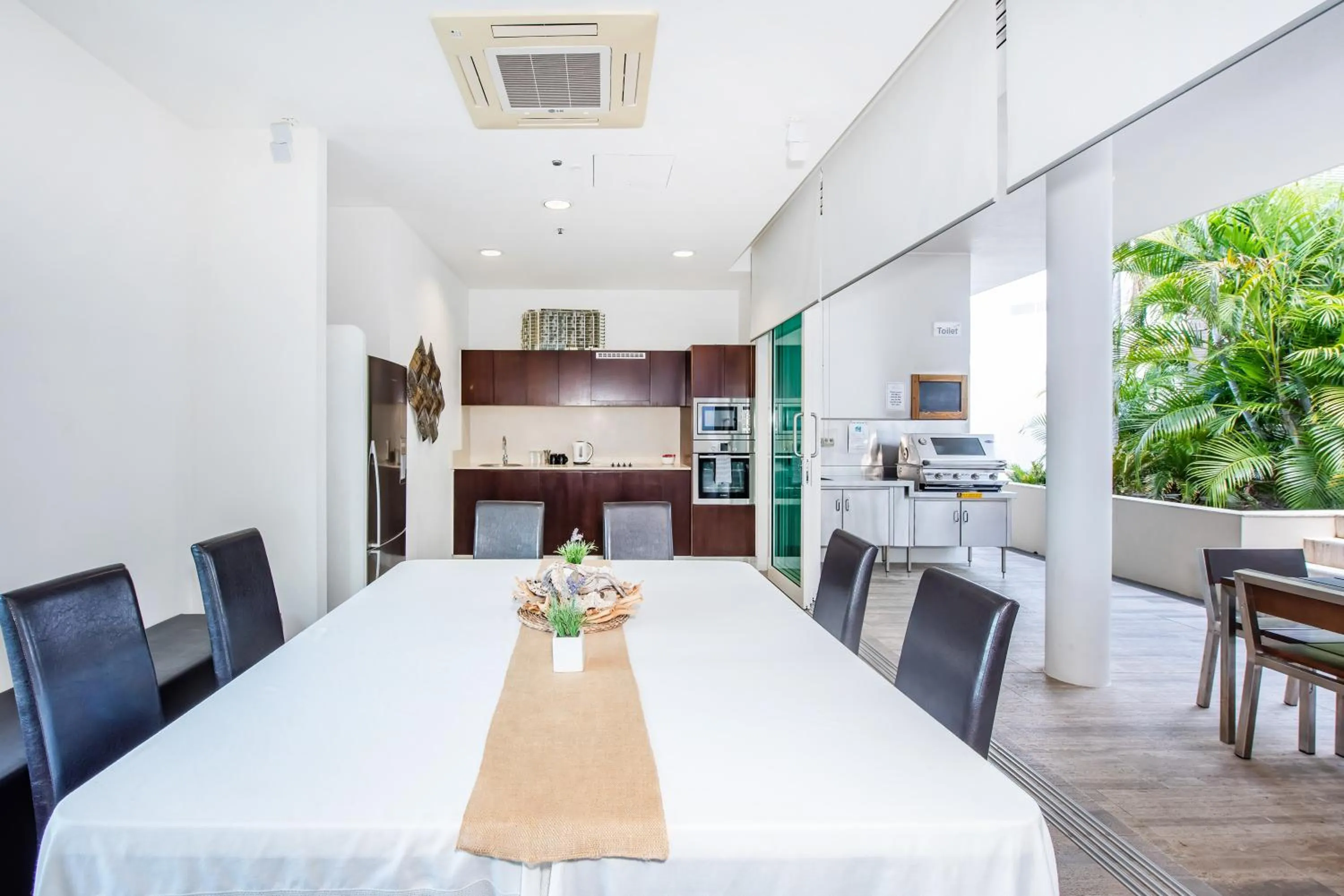 Business facilities in Lanai Riverside Apartments