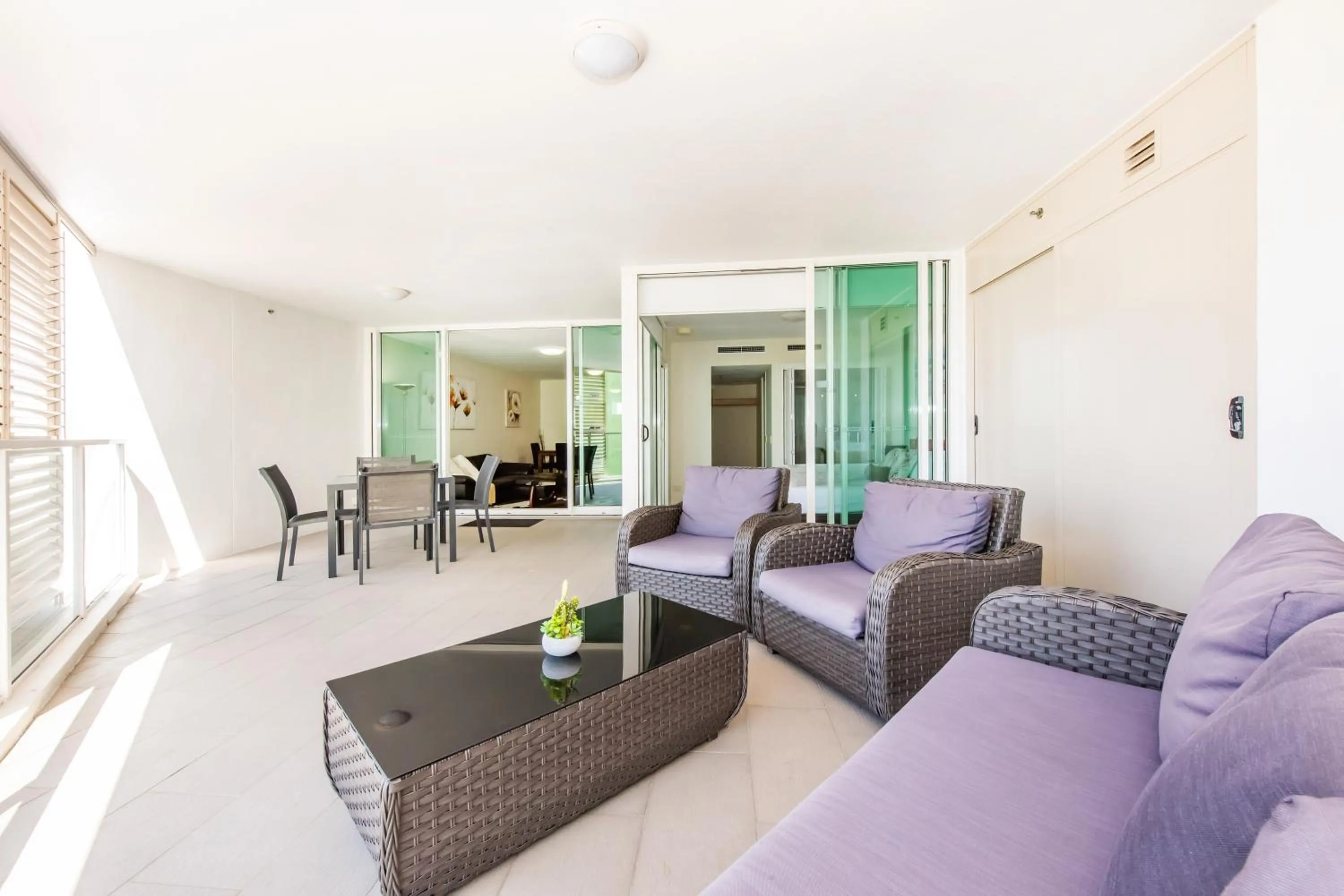 Balcony/Terrace in Lanai Riverside Apartments