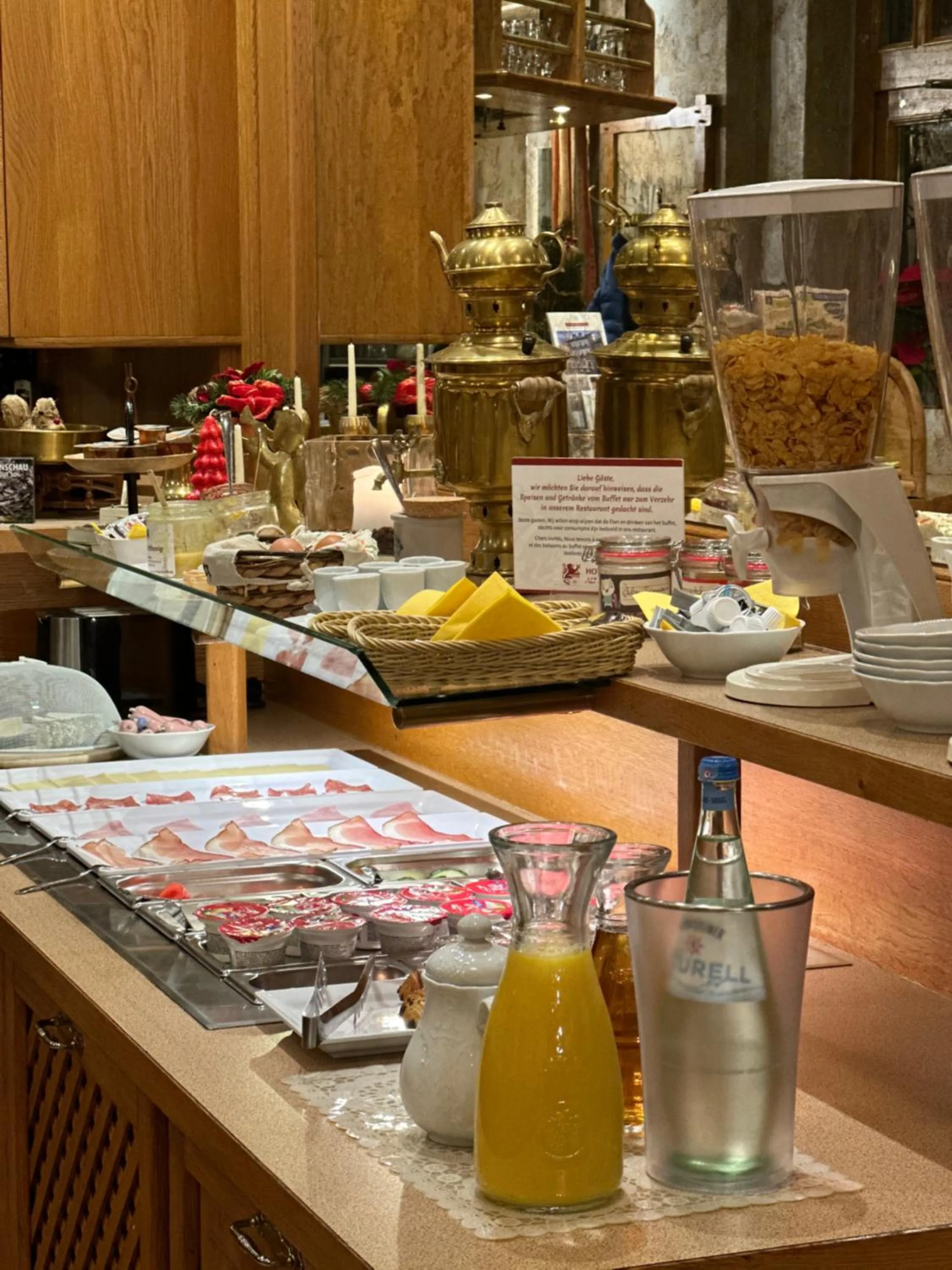 Restaurant/places to eat in Hotel Alt Montjoie