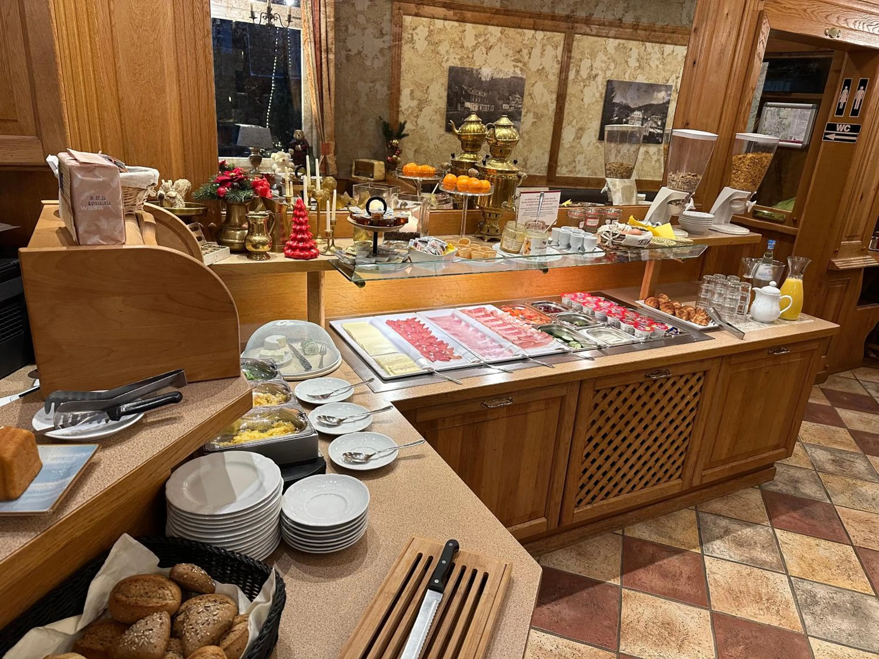 Food and drinks in Hotel Alt Montjoie