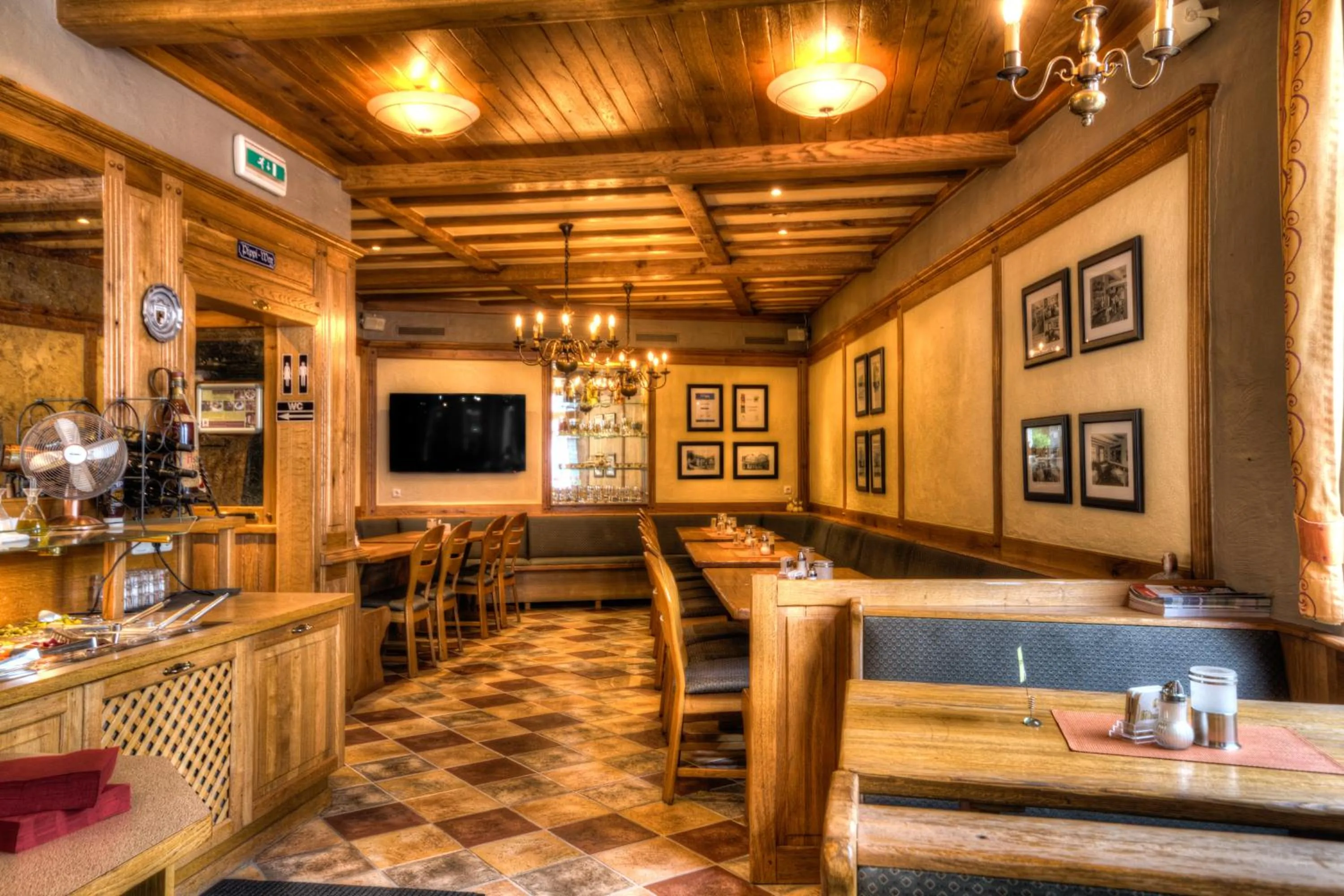 Restaurant/places to eat in Hotel Alt Montjoie