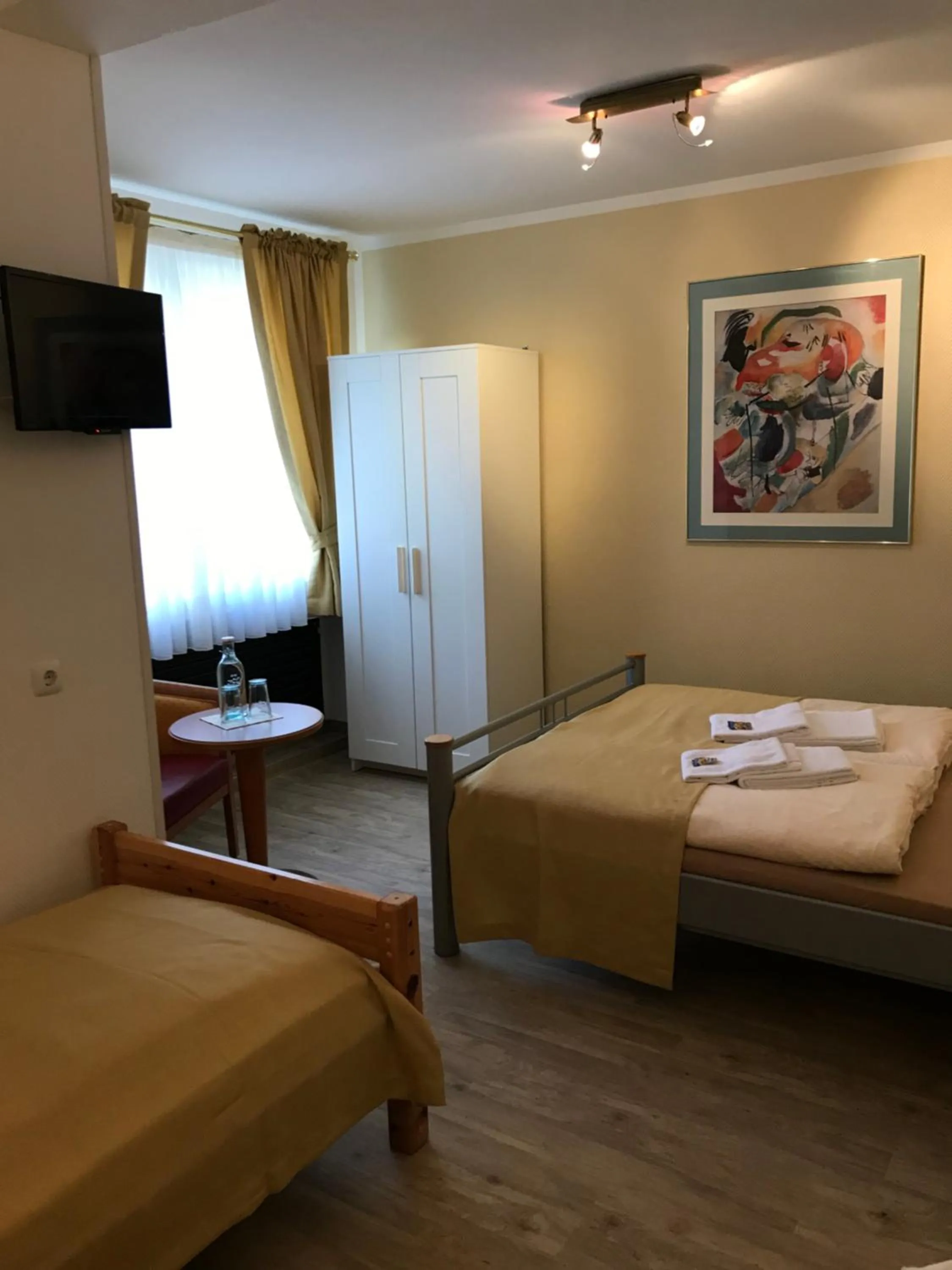 Bed in Hotel Alt Montjoie