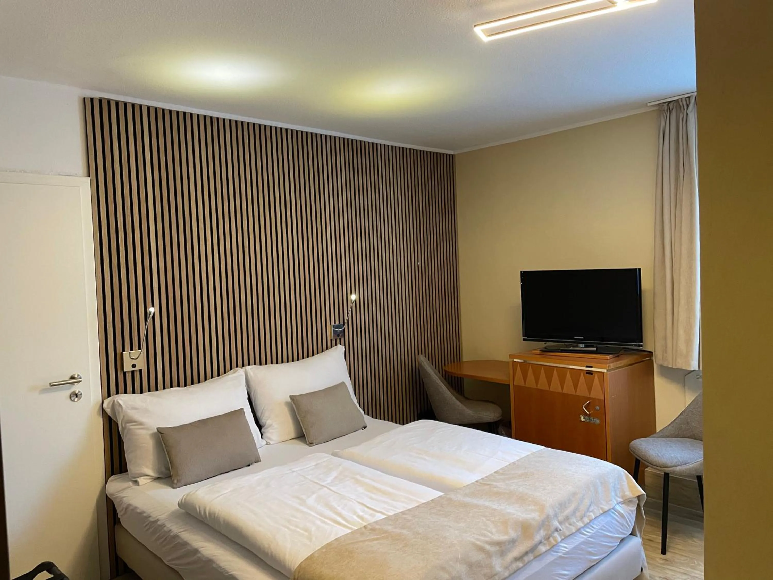 Bed in Hotel Alt Montjoie