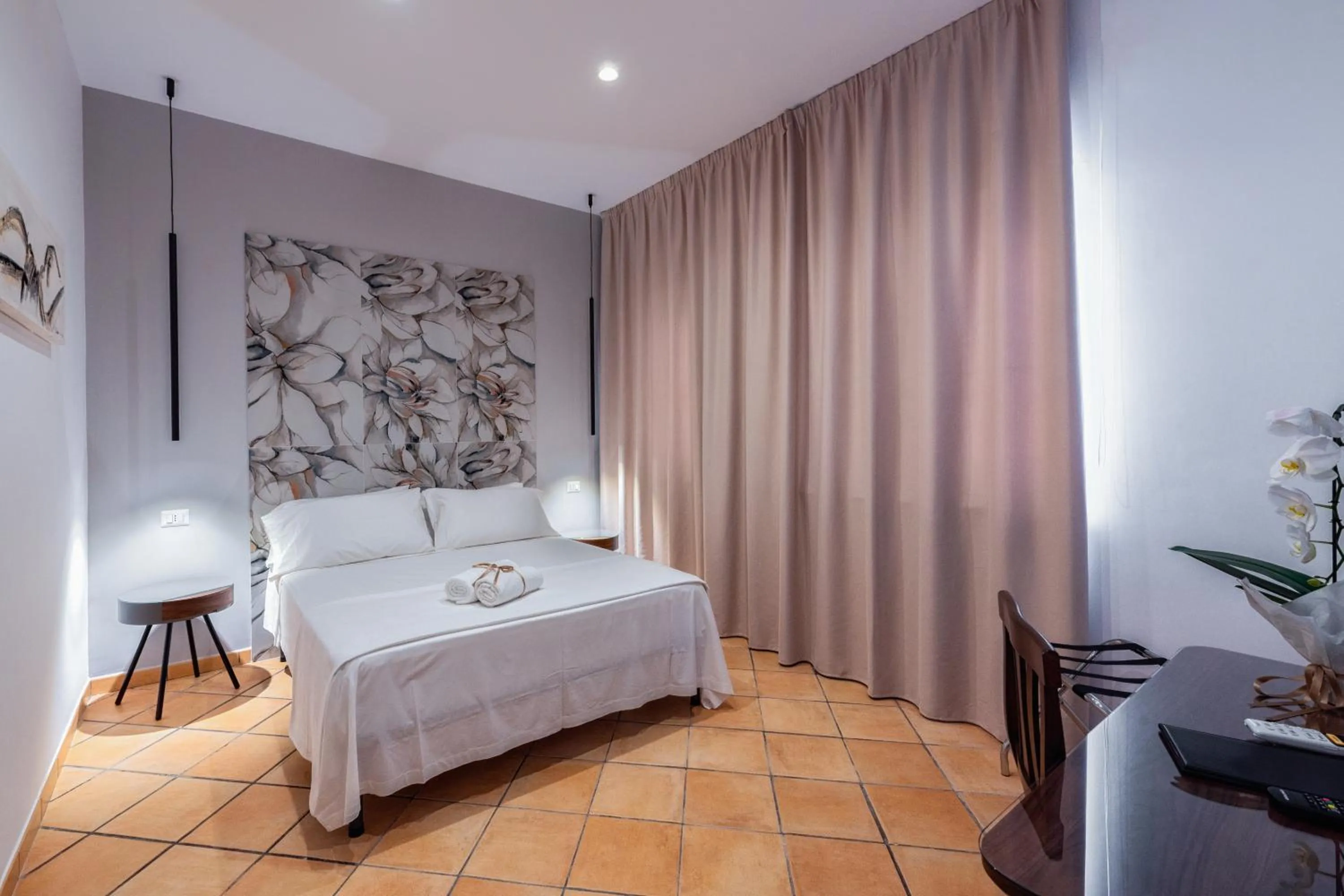 Decorative detail, Bed in La Risacca Relais B&B