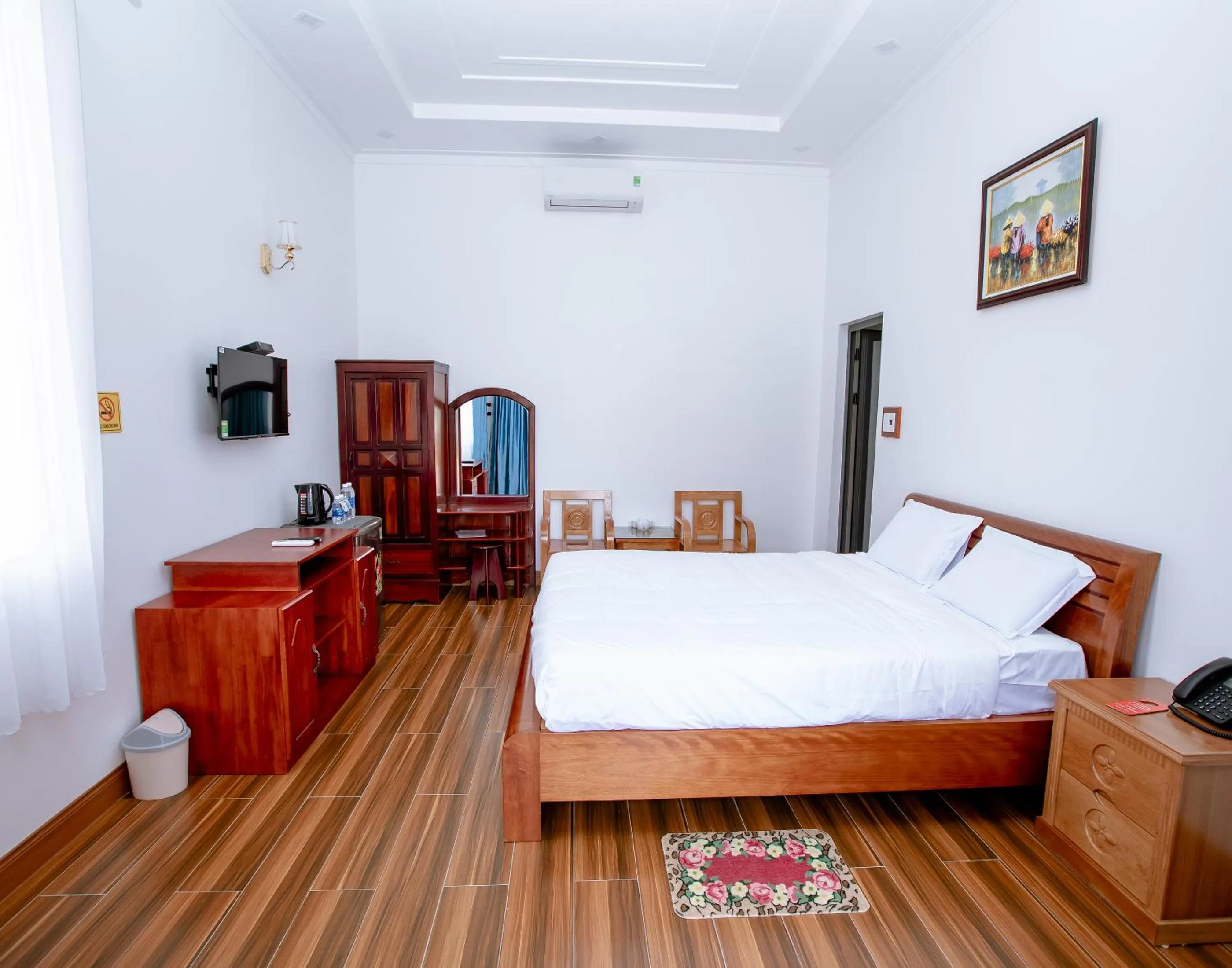 Photo of the whole room, Bed in Thien An Hotel