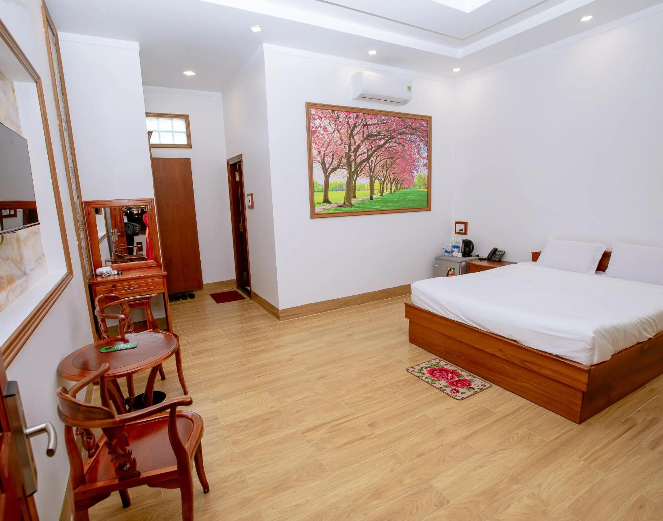 Photo of the whole room, Bed in Thien An Hotel