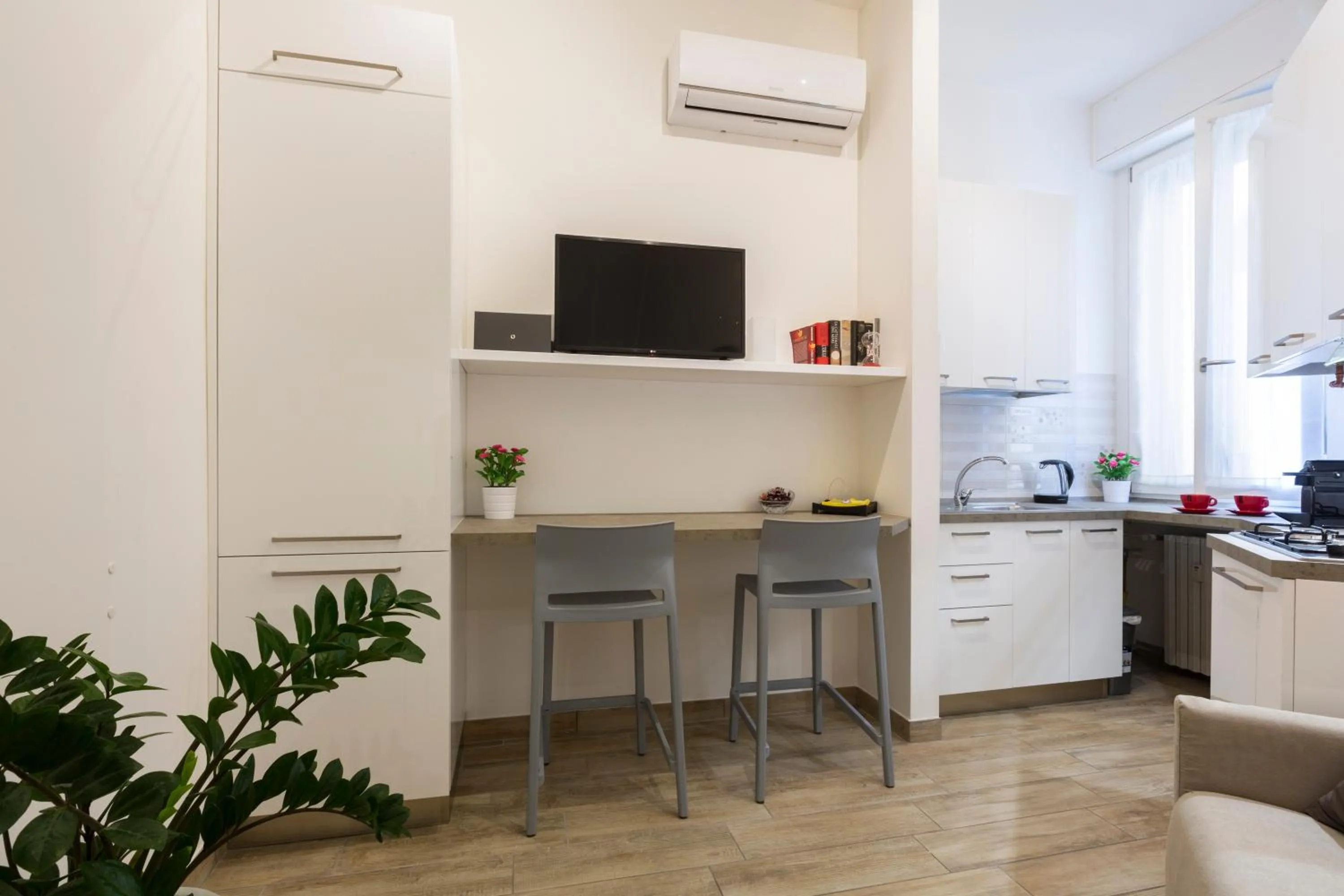 Yellow Line Apartment