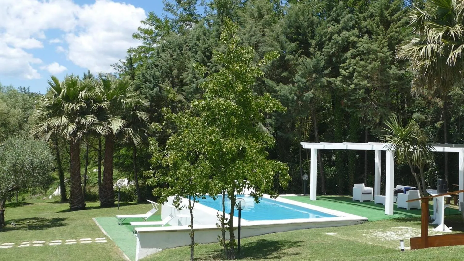 Swimming pool in Il Buco Relax