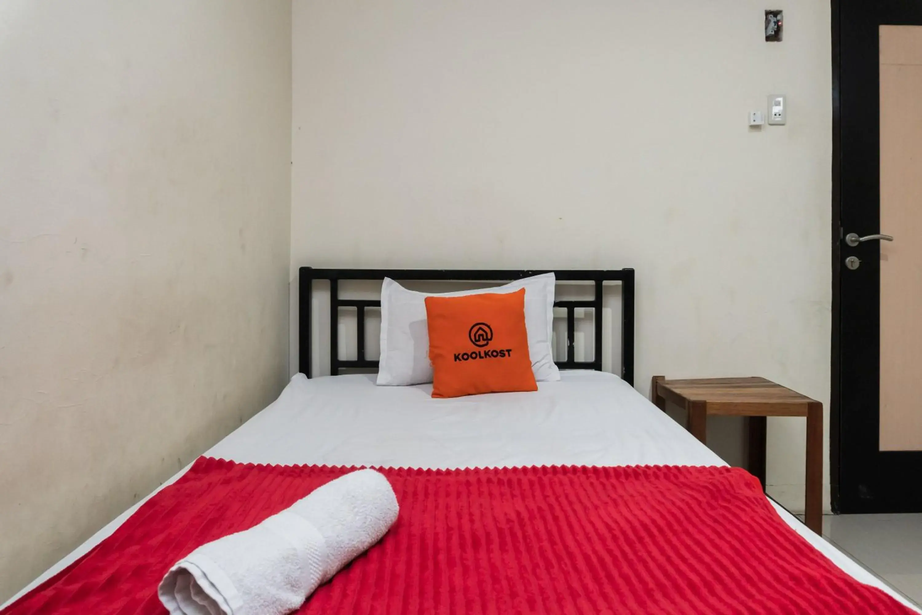 Single Room - single occupancy in KoolKost near State Museum of North Sumatera Medan Single Room - single occupancy in KoolKost near State Museum of North Sumatera Medan