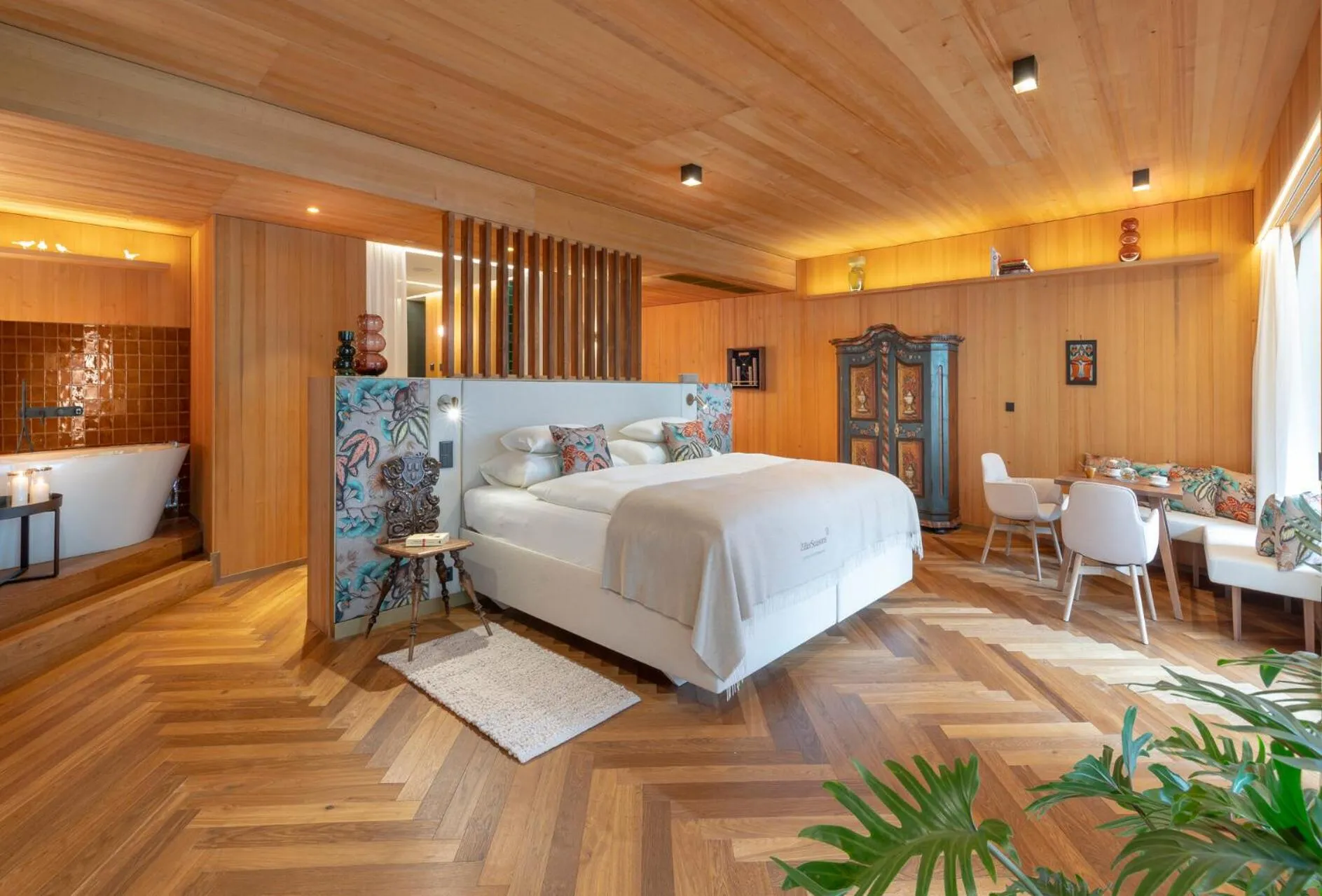 Photo of the whole room, Bed in MalisGarten Green Spa Hotel - Adults Only