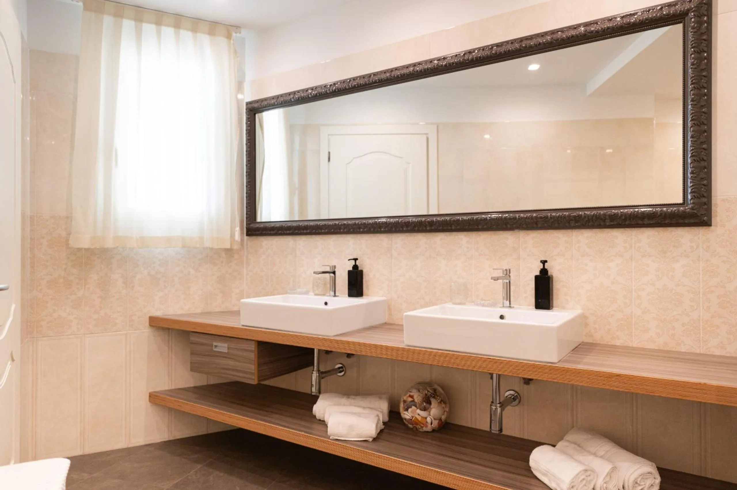 Bathroom in Hotel Carlton