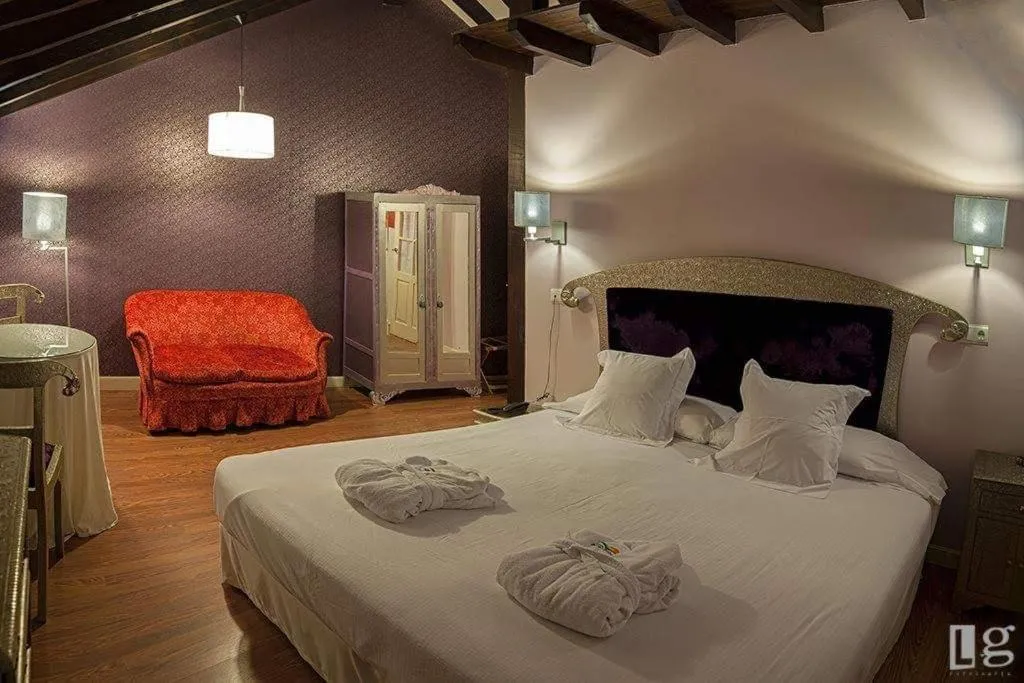 Photo of the whole room, Bed in Posada torre del milano