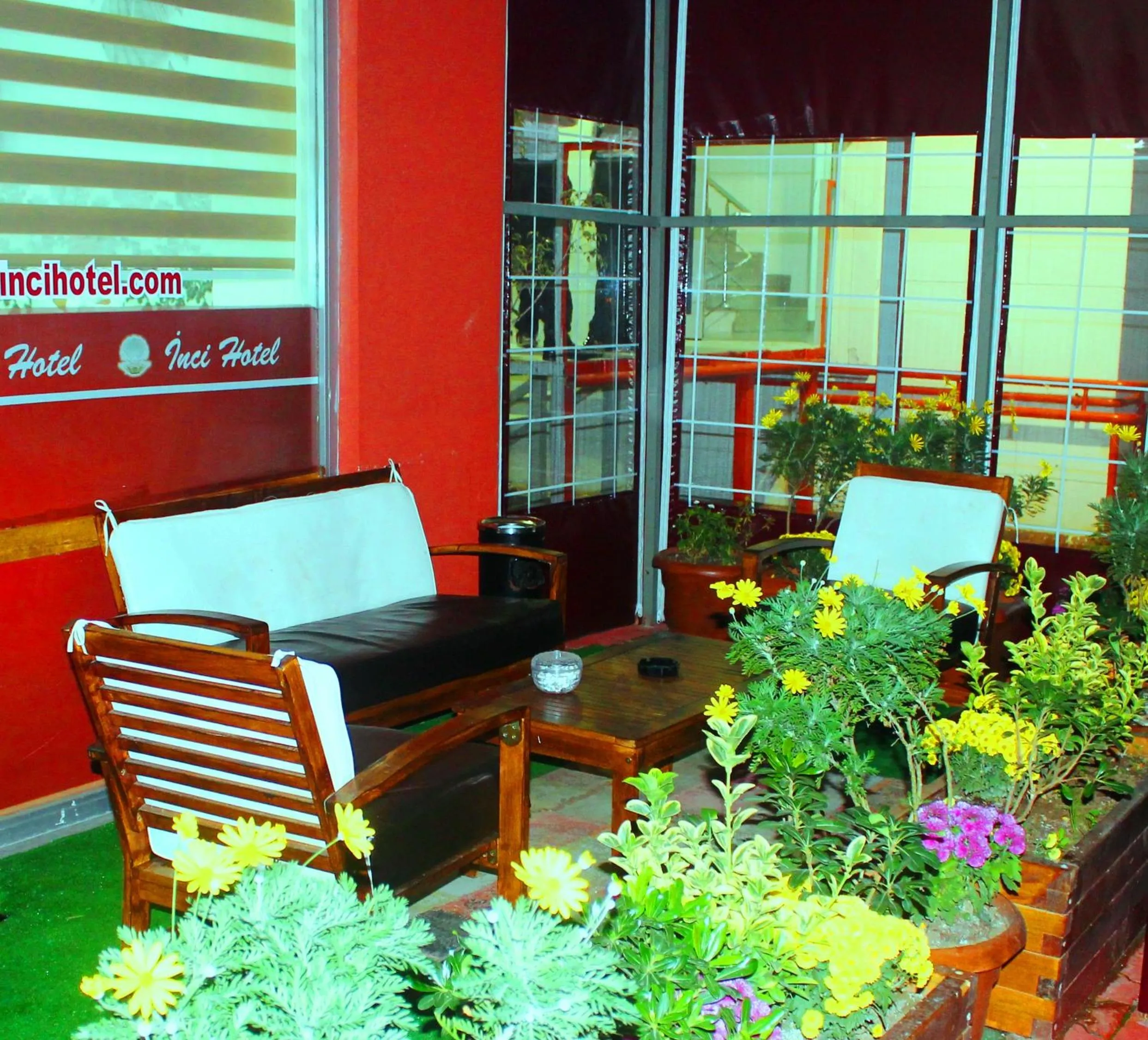 Garden in Avcılar İnci Hotel