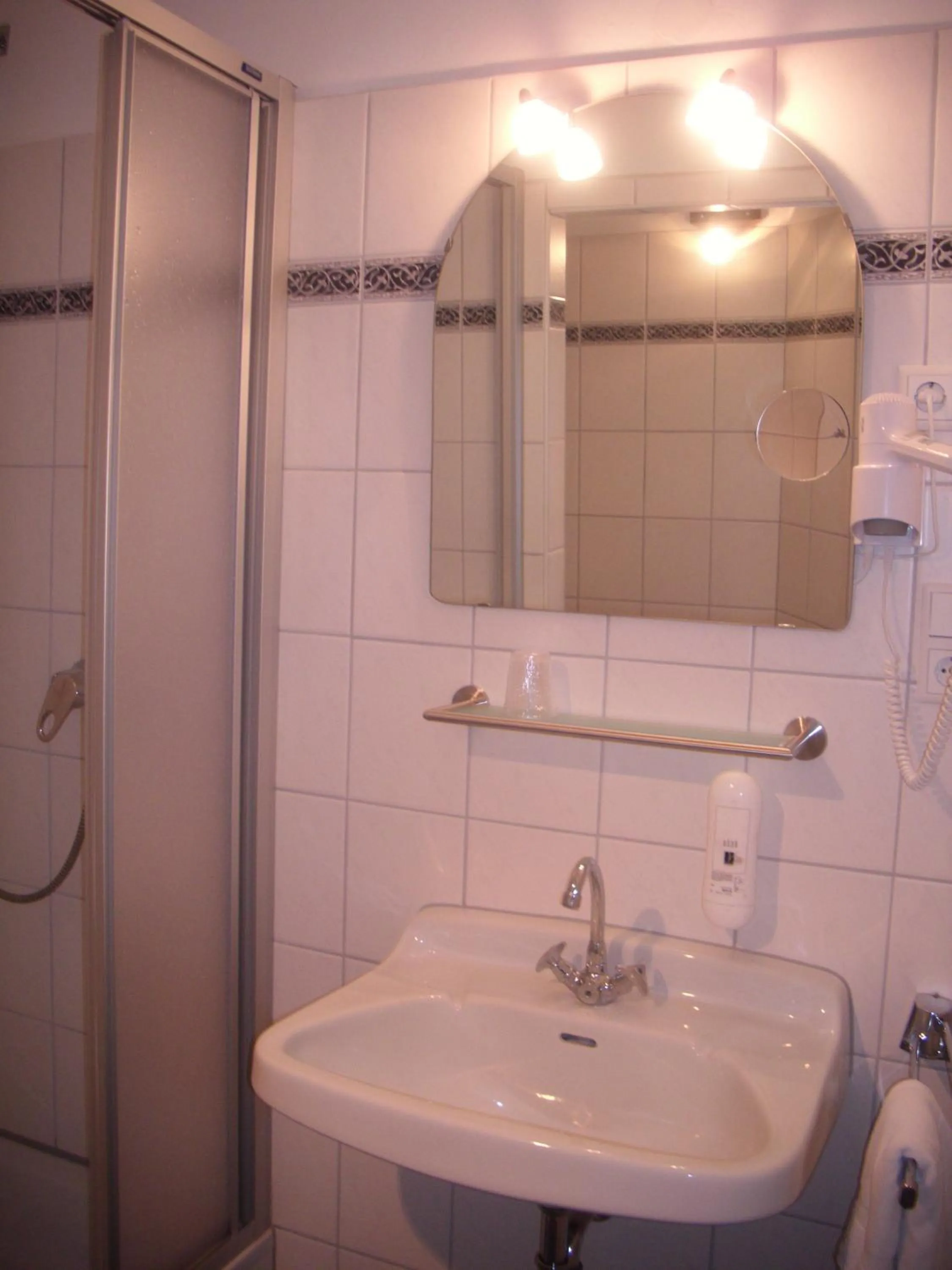 Bathroom in Landhotel Pingel