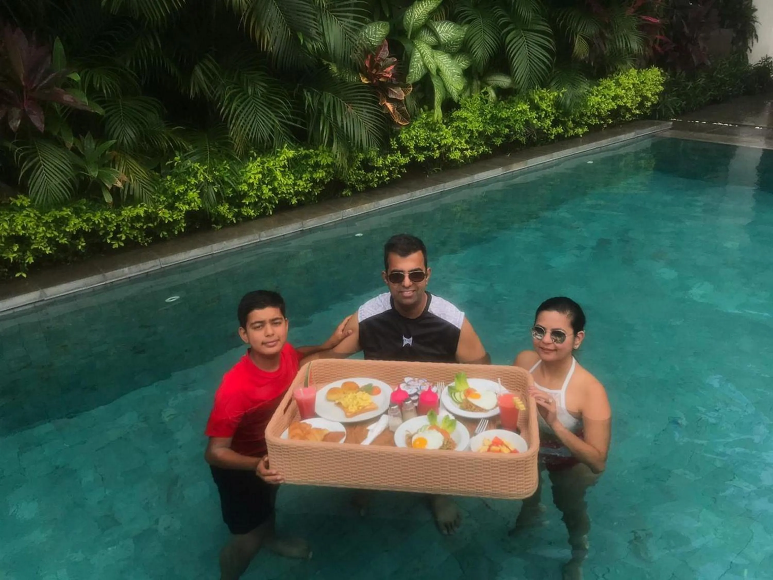 Breakfast in Serene Villas