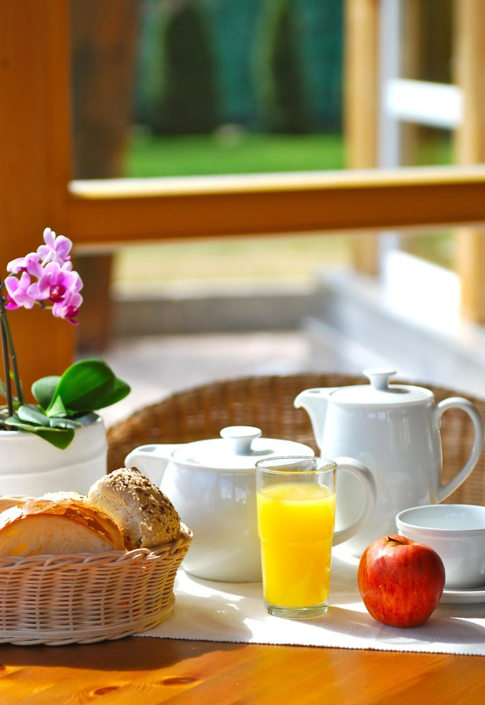 Breakfast, Bed in Residence-Garni Haus Tschenett