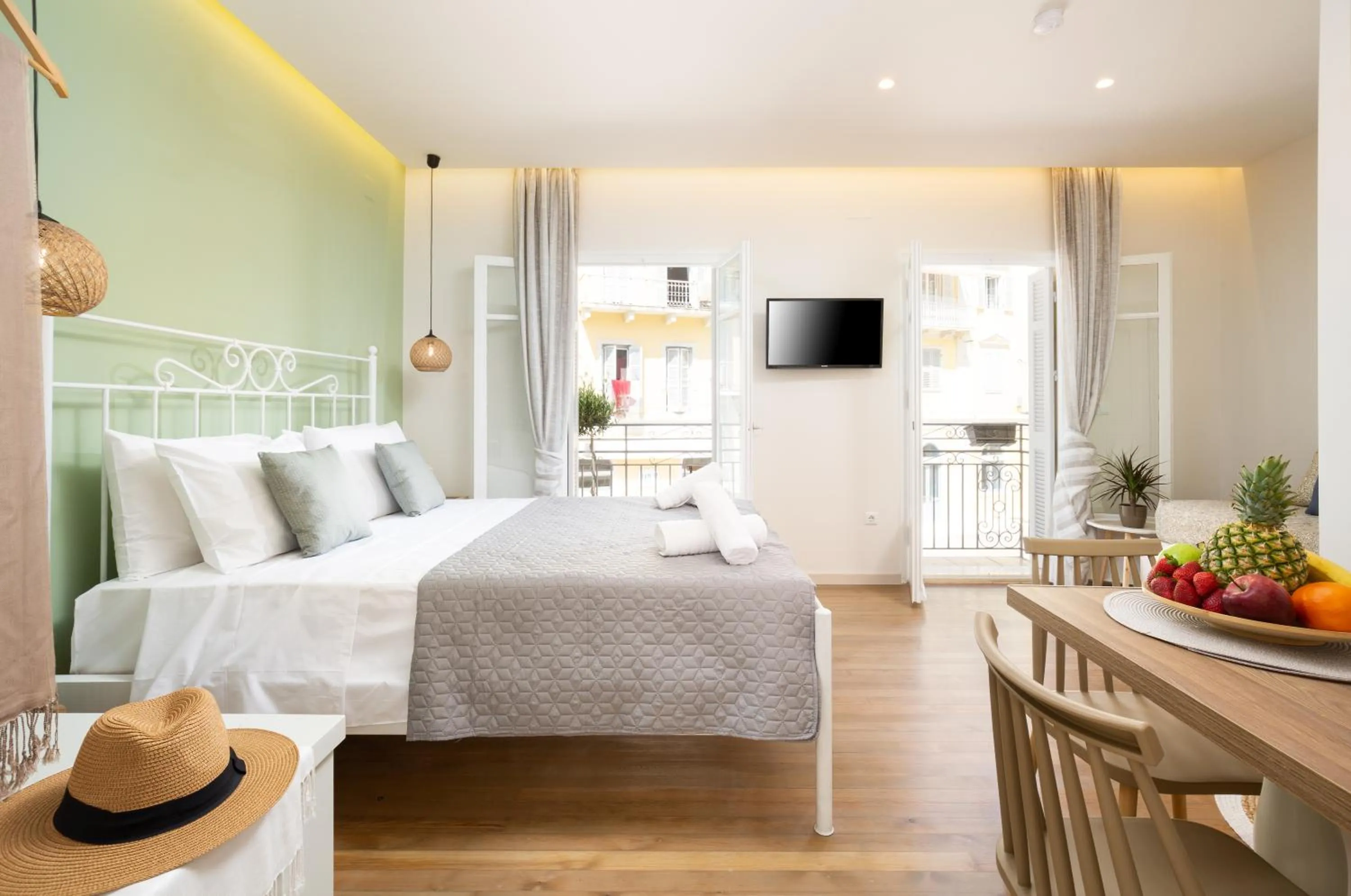 Bed in Kâmara Old Town Studios