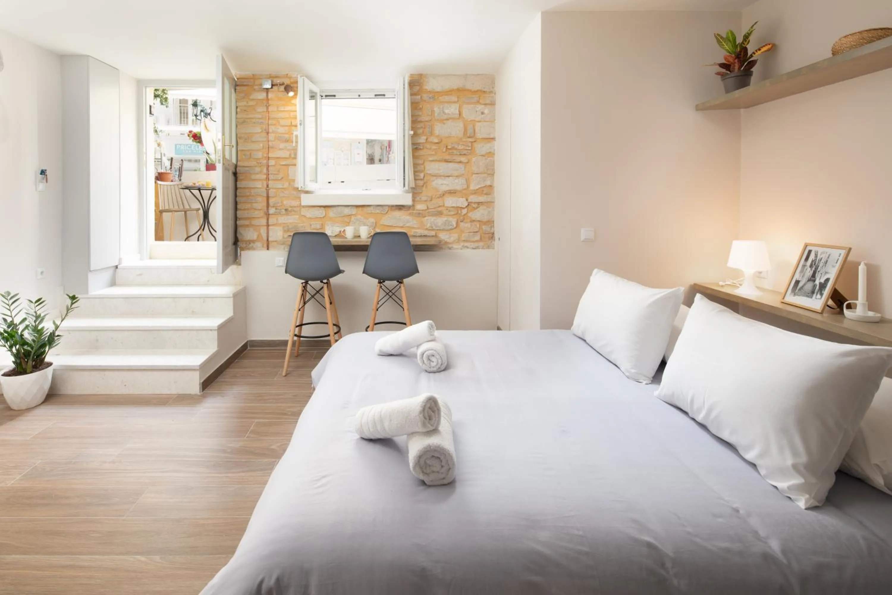 Bed in Kâmara Old Town Studios