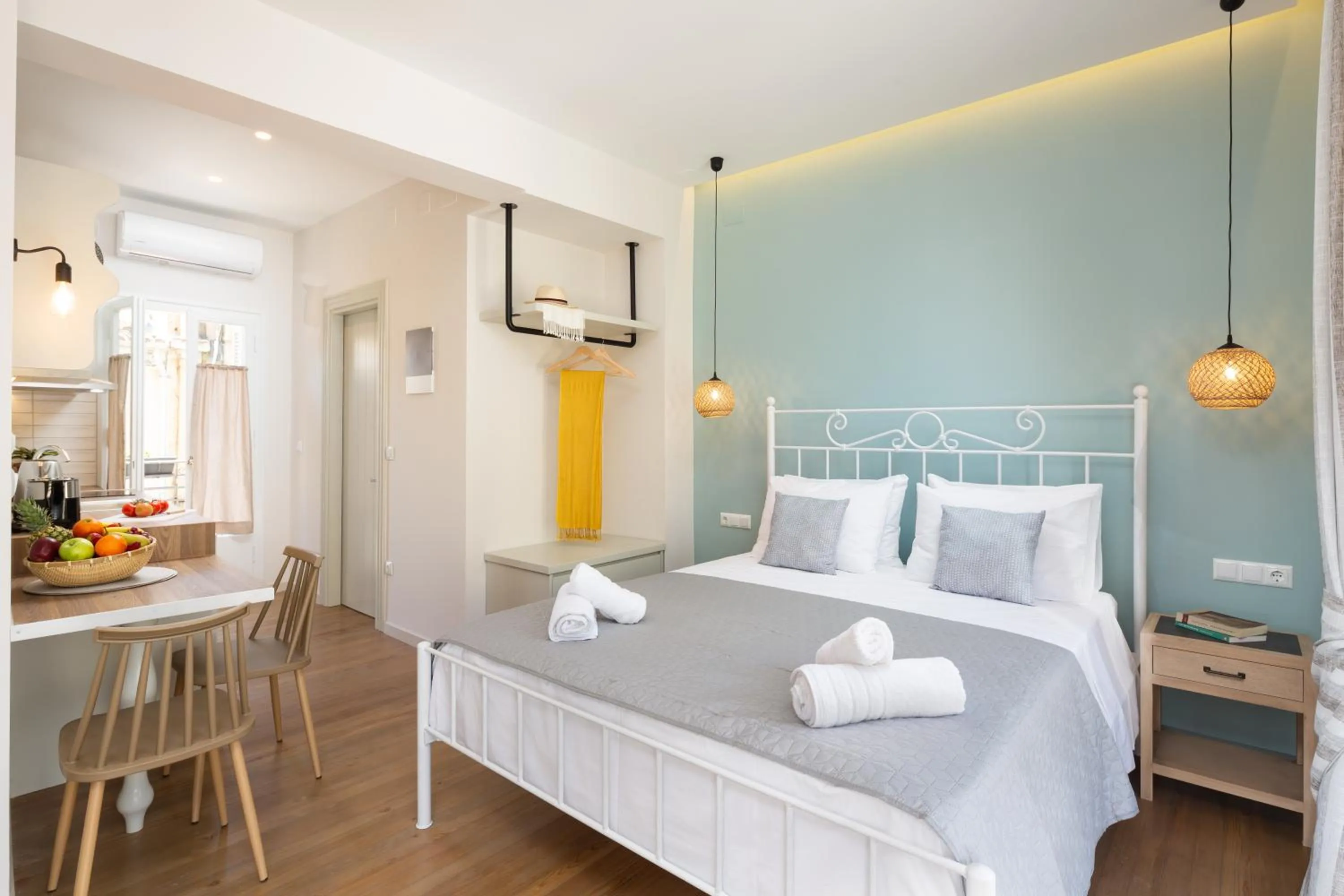 Bed in Kâmara Old Town Studios