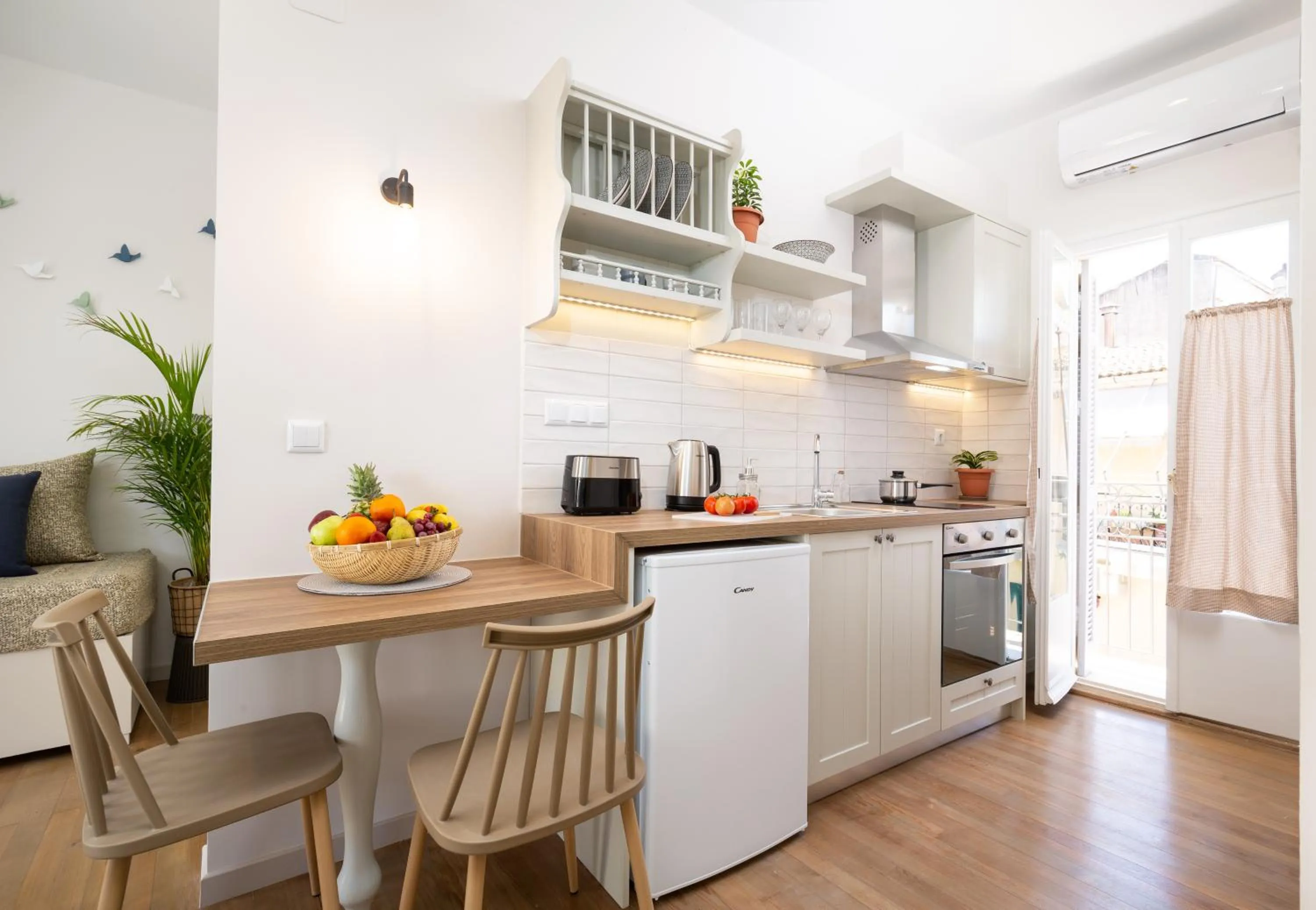 Kitchen or kitchenette in Kâmara Old Town Studios