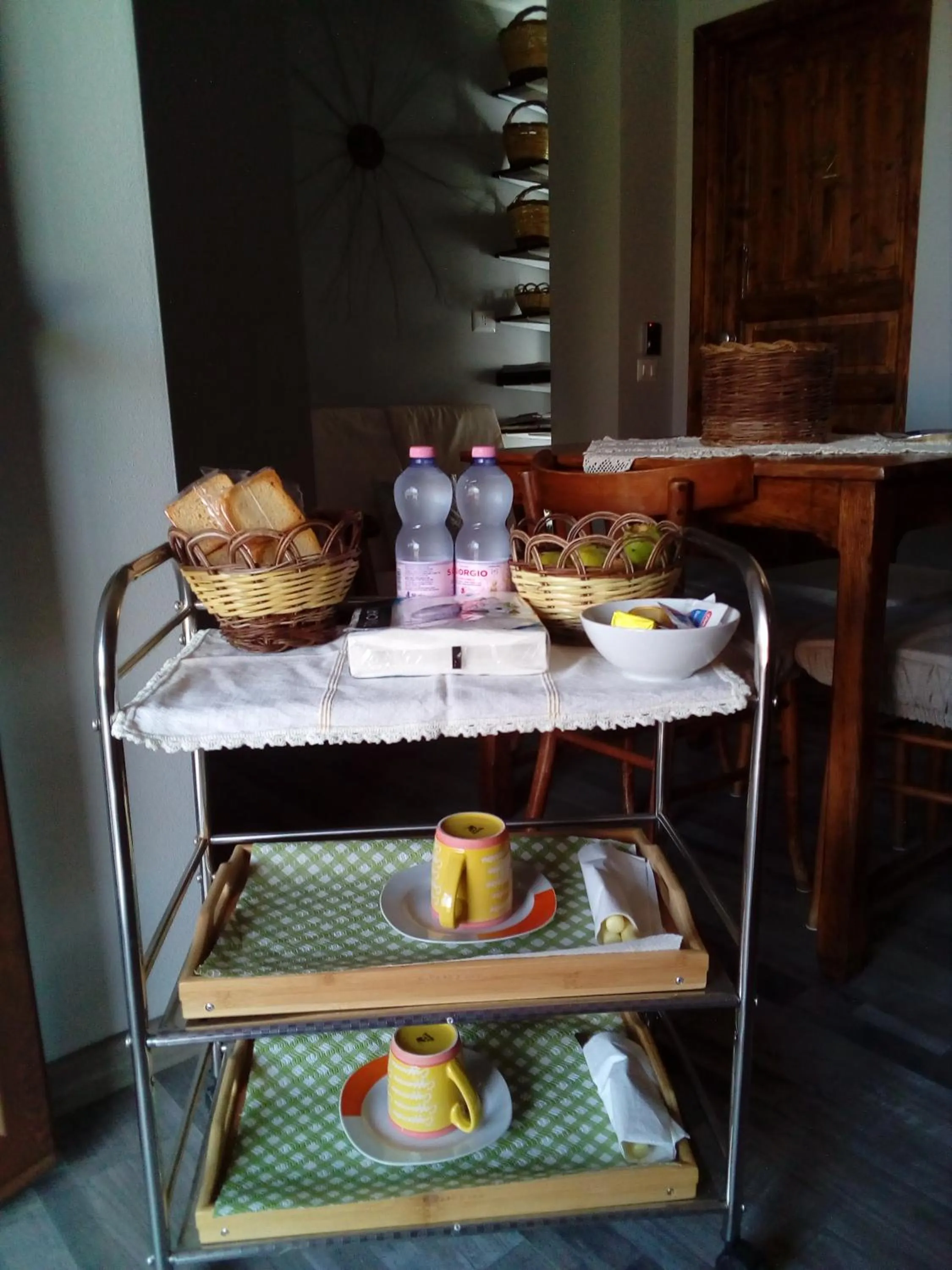 Breakfast in Corona Bed & Breakfast