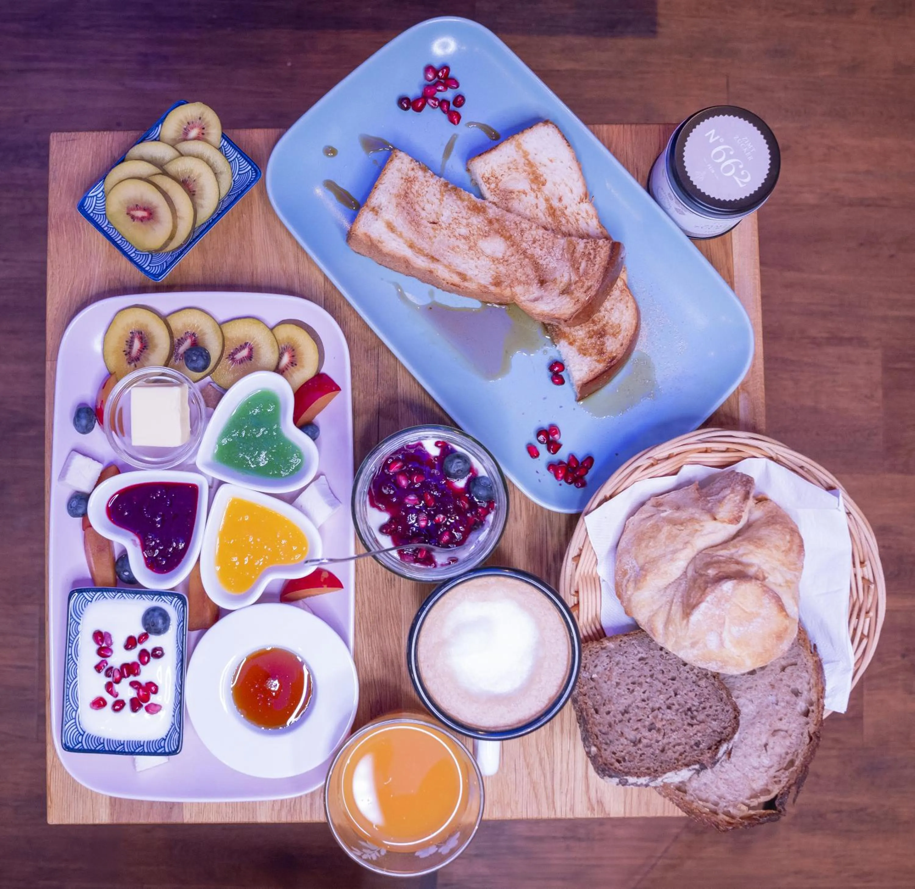 Buffet breakfast in Hotel Madeleine Biohotel