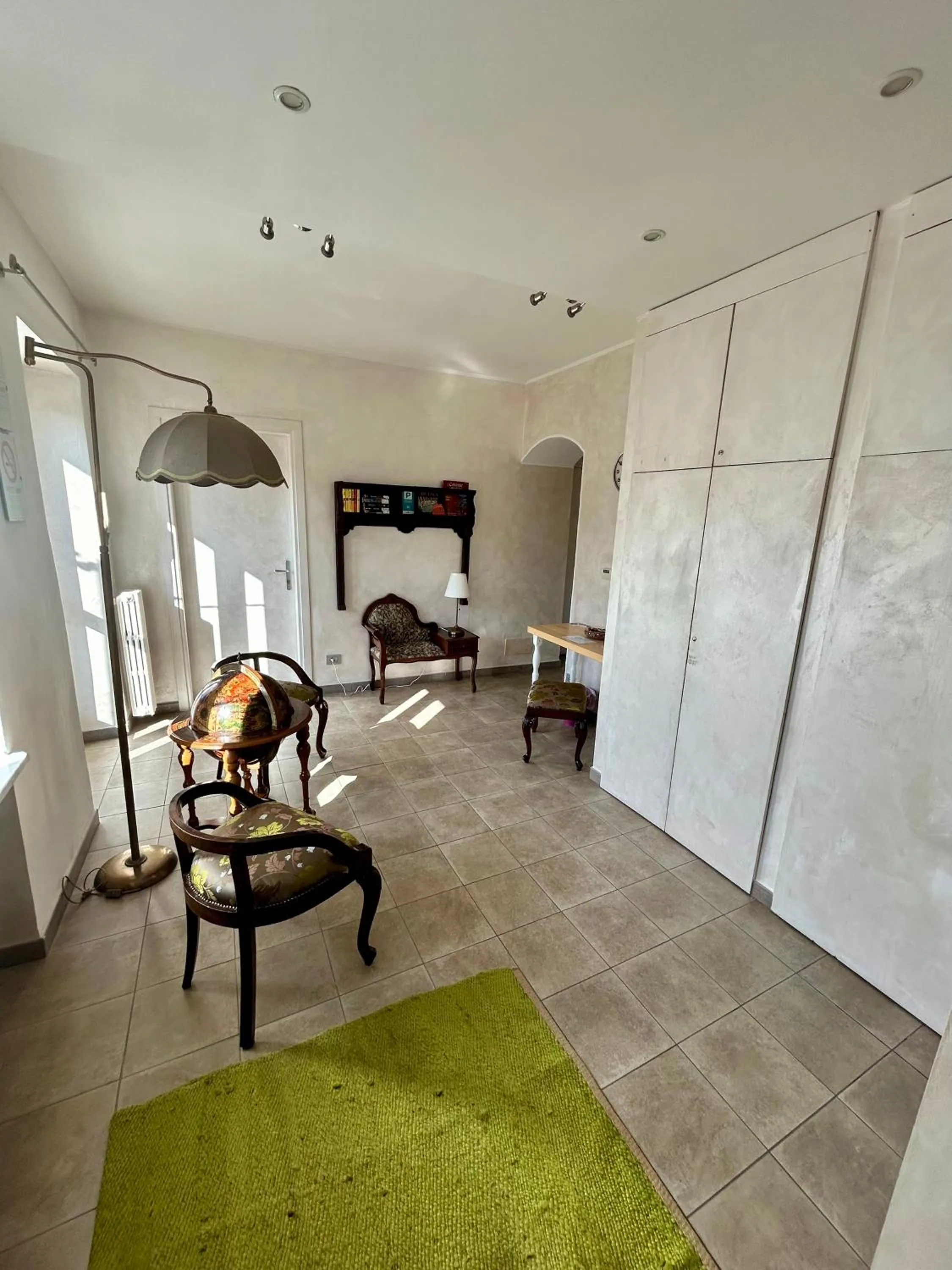 Communal lounge/ TV room in La Finestra Sulla Reggia