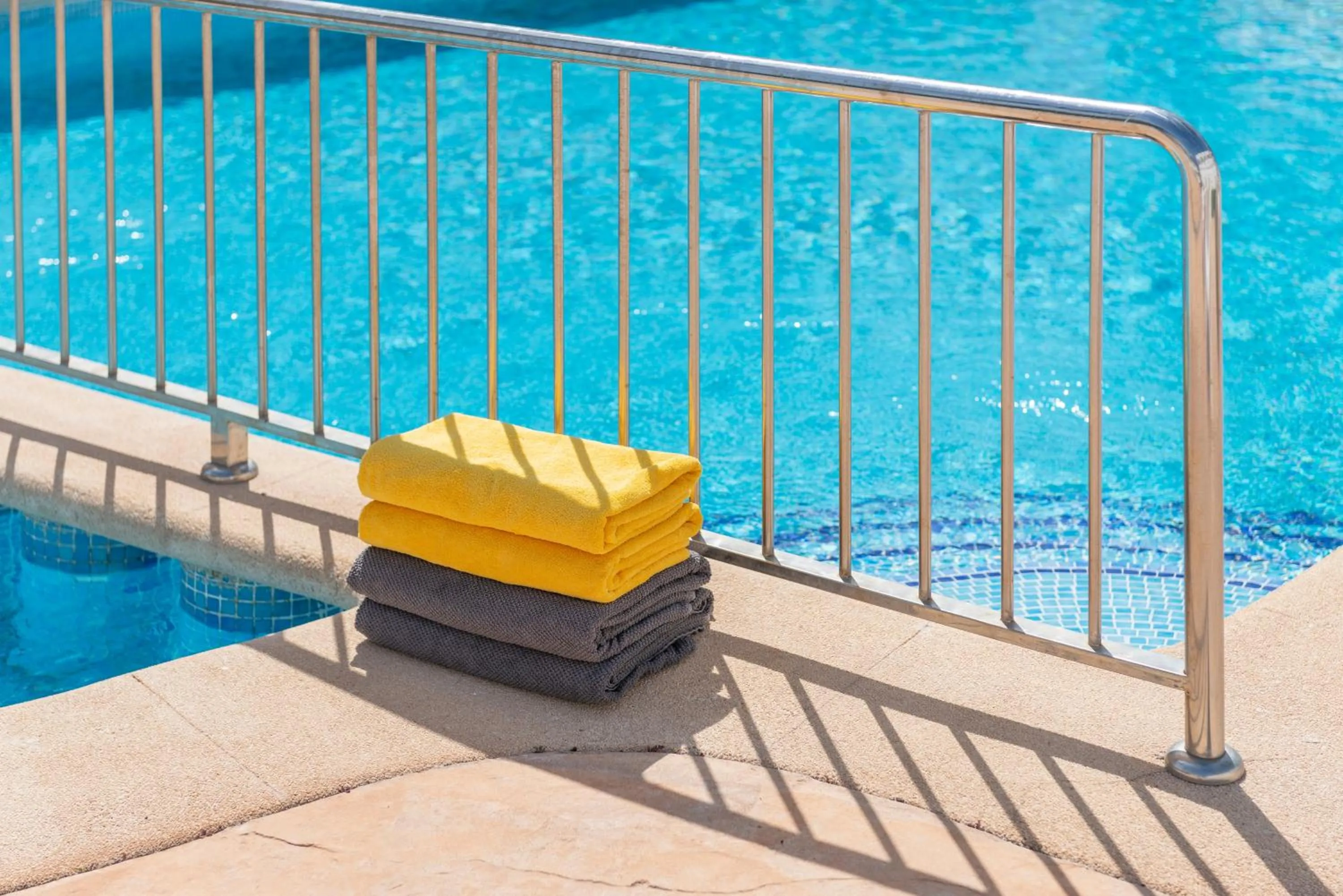 Swimming pool in Olive Beach Apartamentos