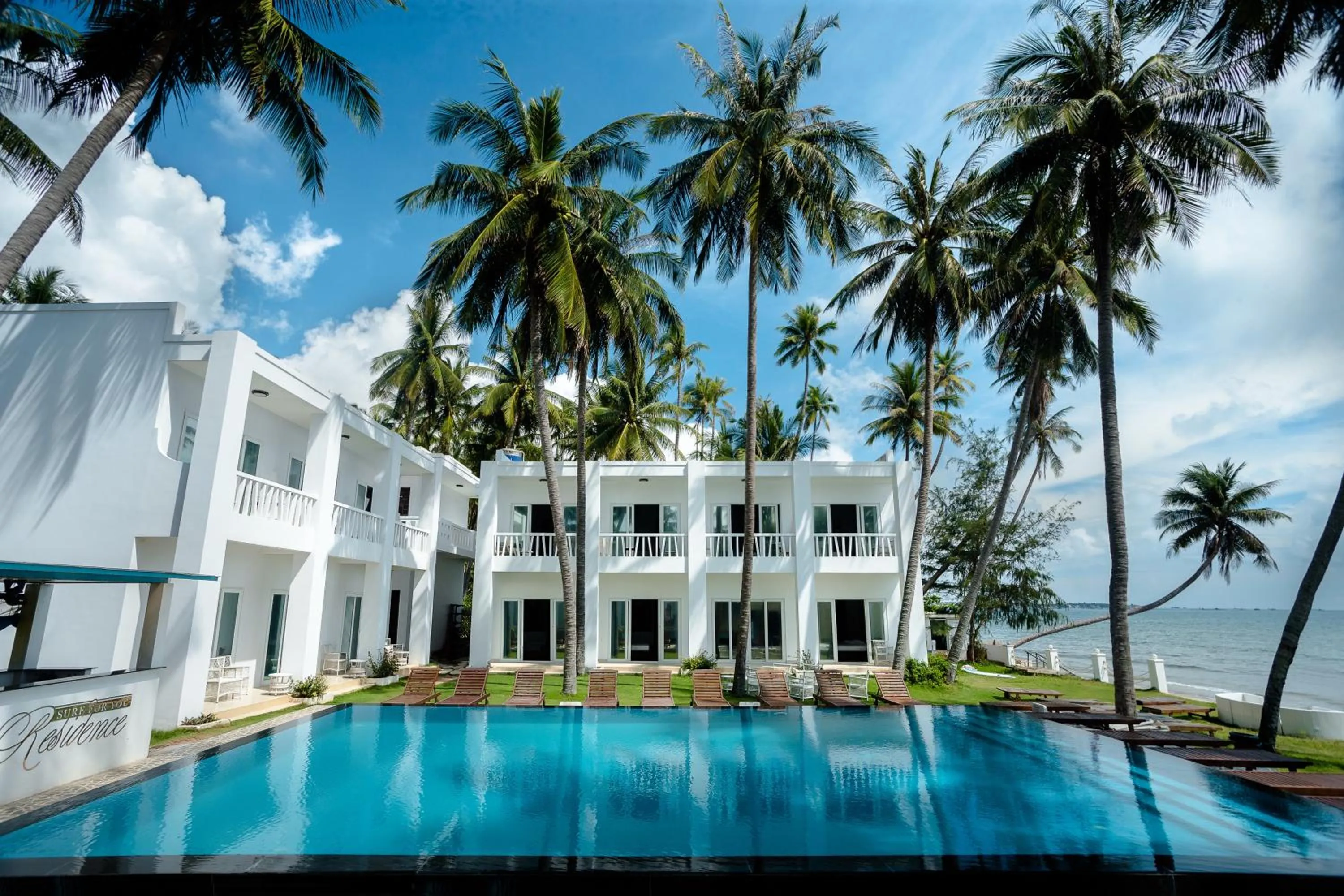 Facade/entrance in Surf4You Residence