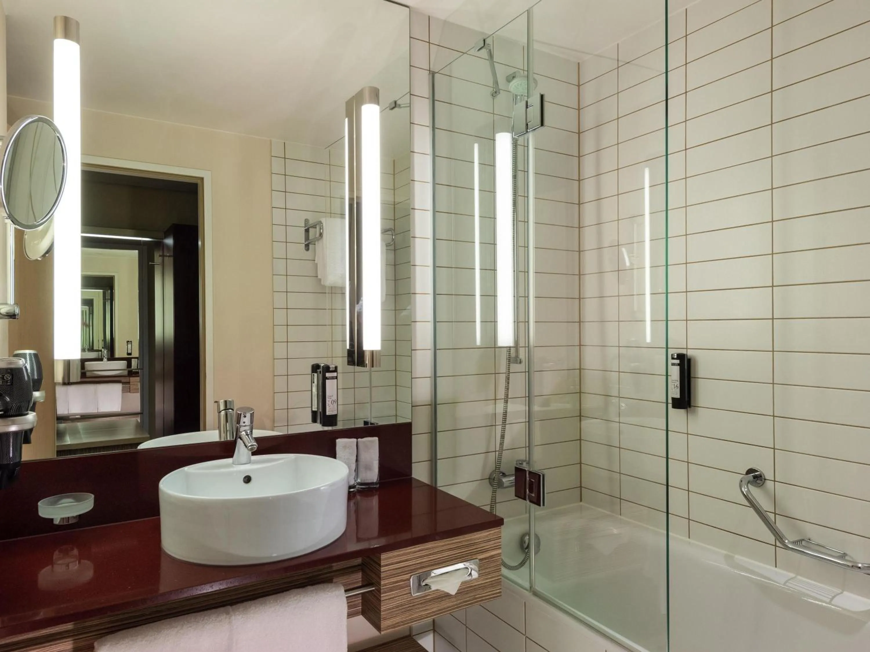 Bedroom in Mövenpick Hotel Frankfurt City Messe