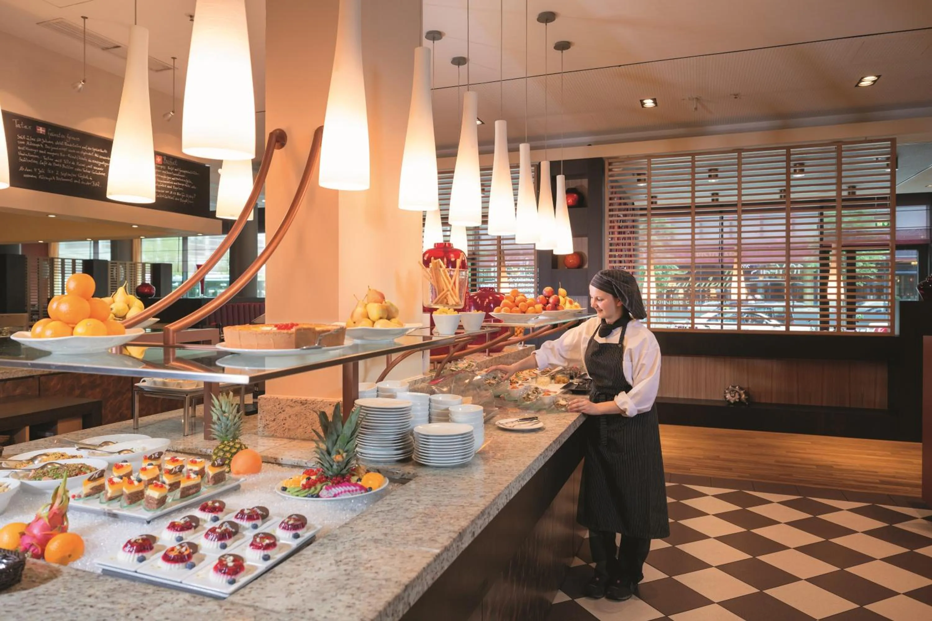 Restaurant/places to eat in Mövenpick Hotel Frankfurt City Messe