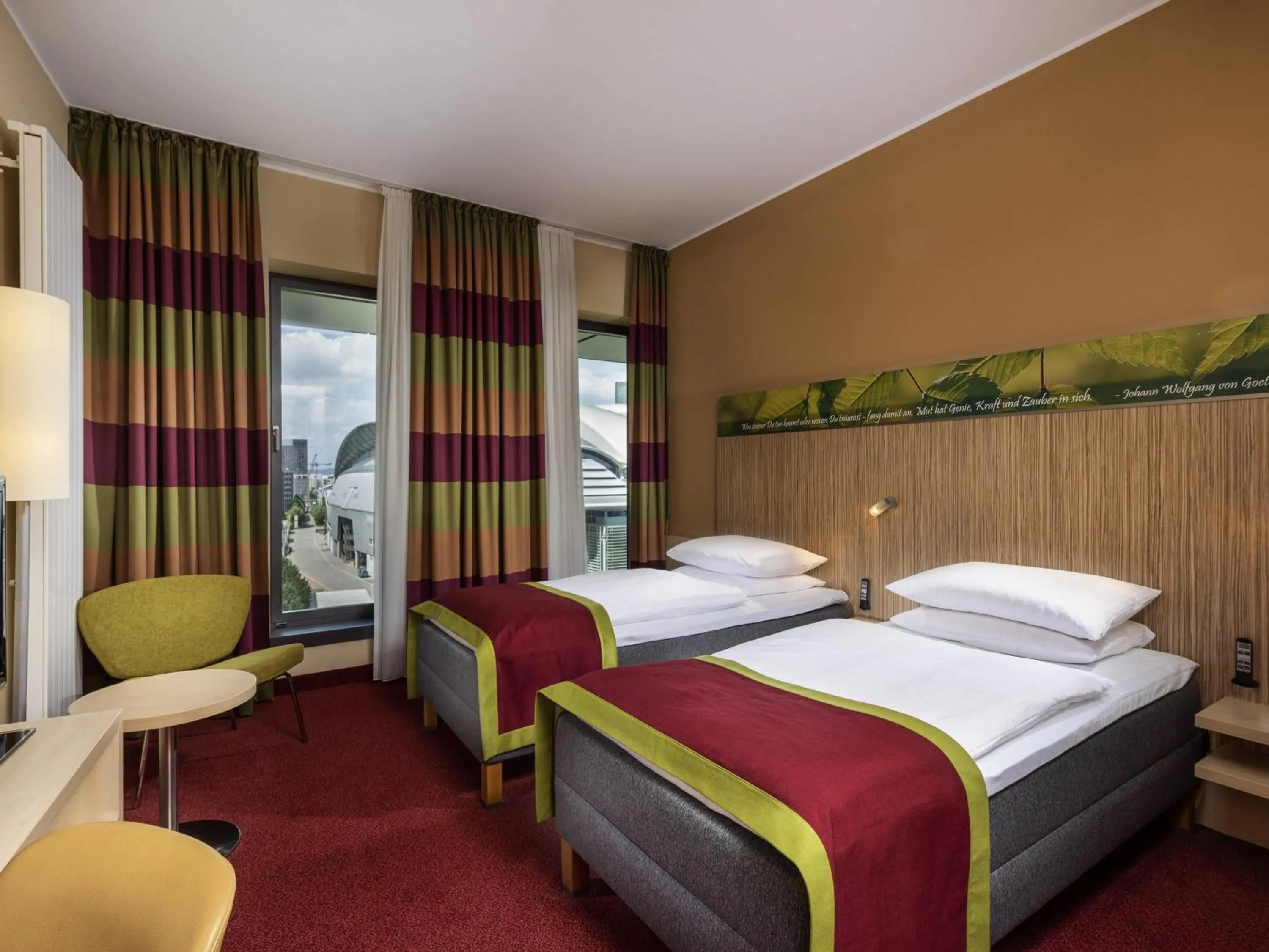 Bedroom, Bed in Mövenpick Hotel Frankfurt City Messe