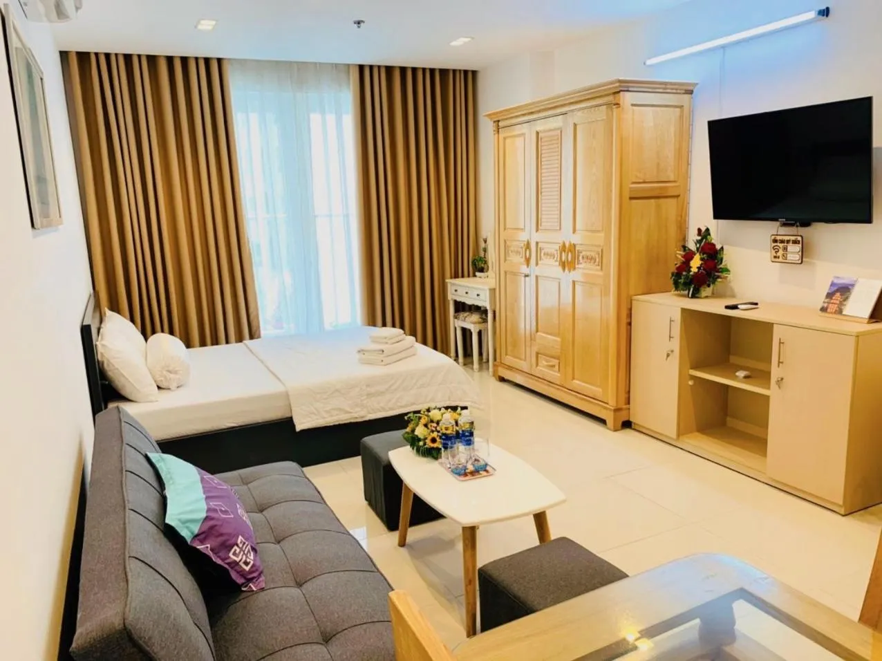 Bed in Sky Center Near Airport