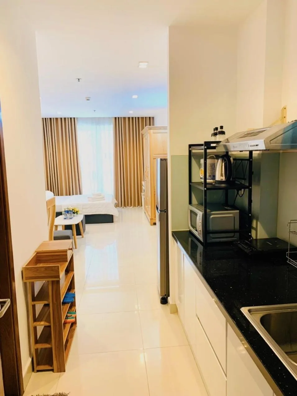 Bed in Sky Center Near Airport