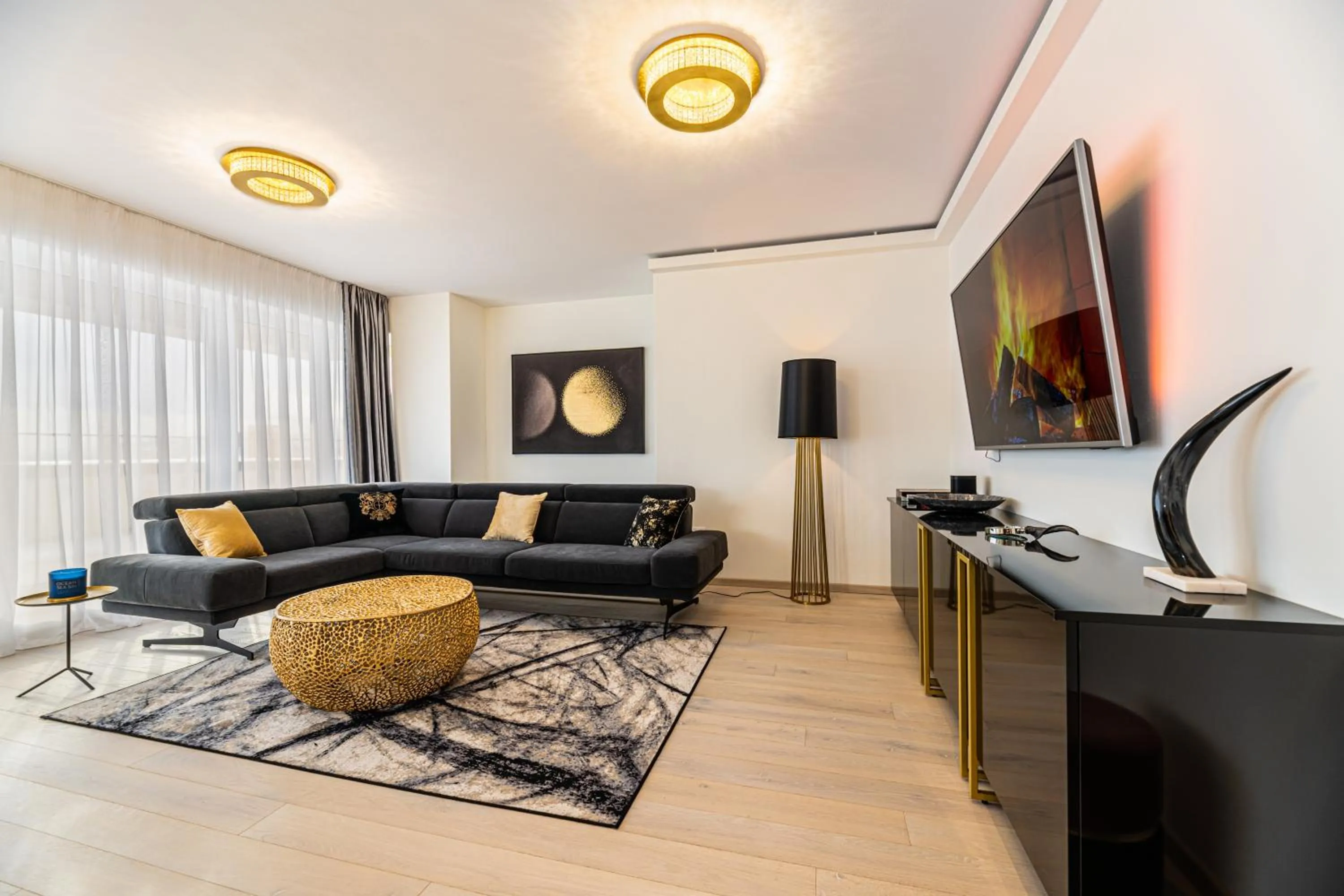 TV and multimedia in MK Apartments Brasov