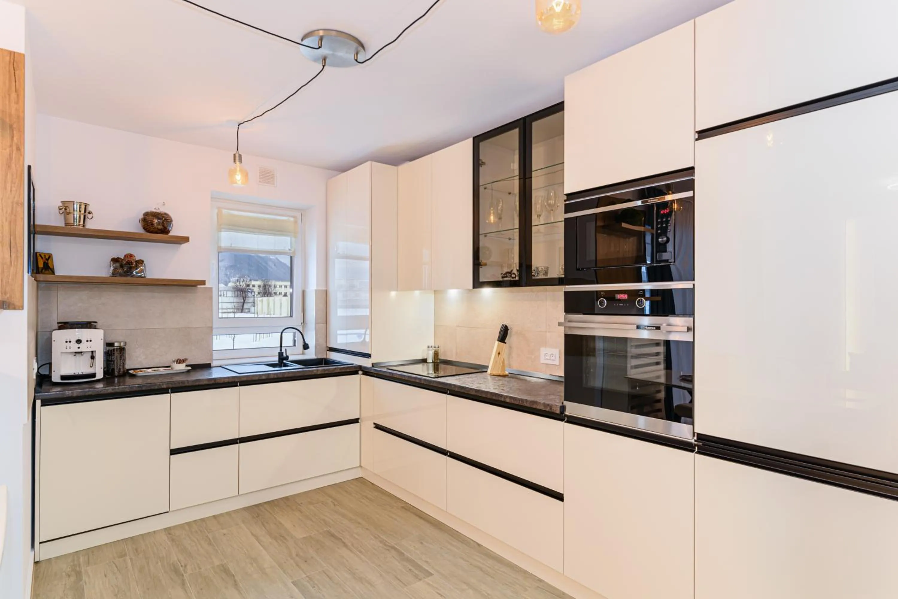 Kitchen or kitchenette in MK Apartments Brasov