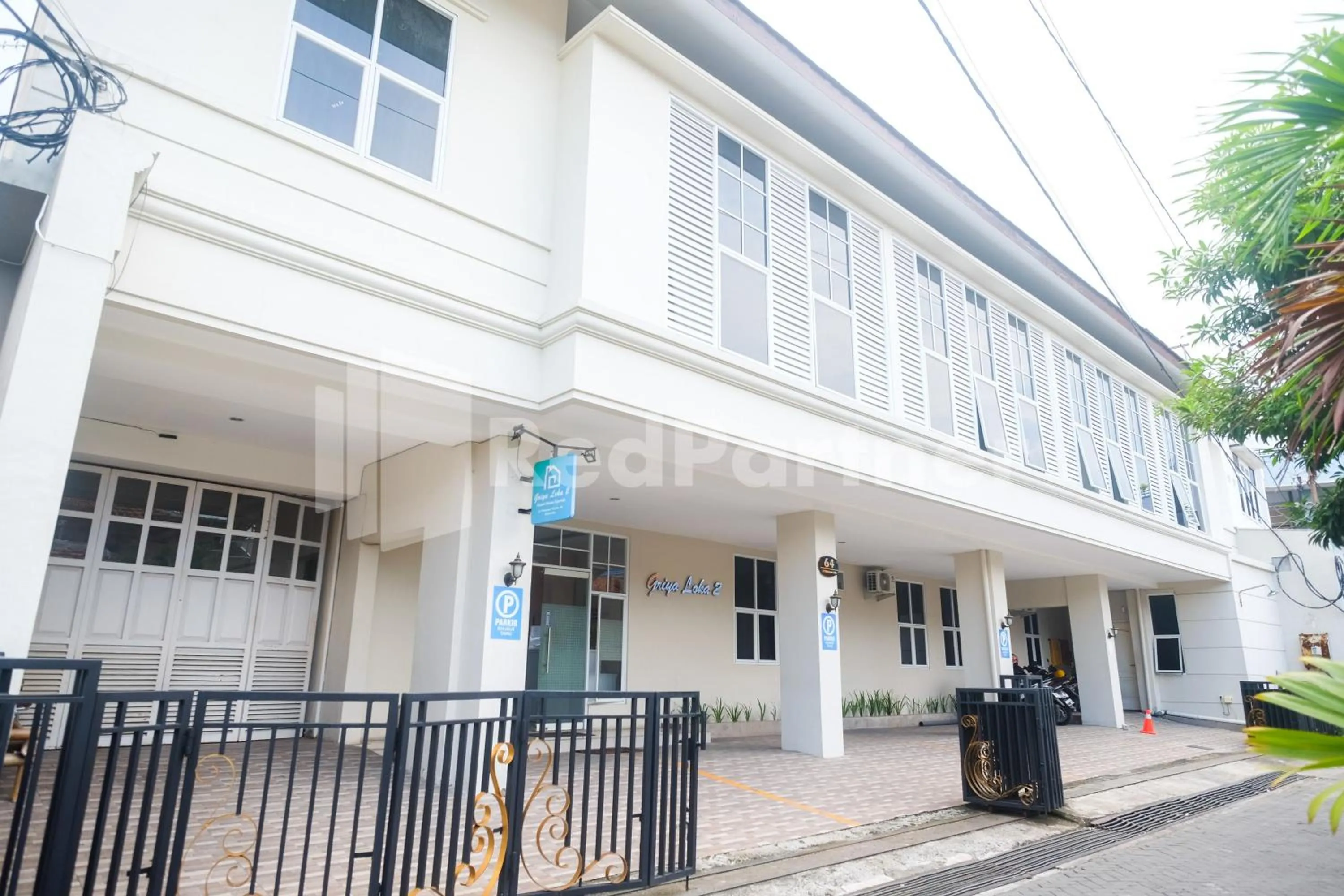 Property building in Griya Loka 2 Syariah Near Simpang Lima Mitra Reddoorz