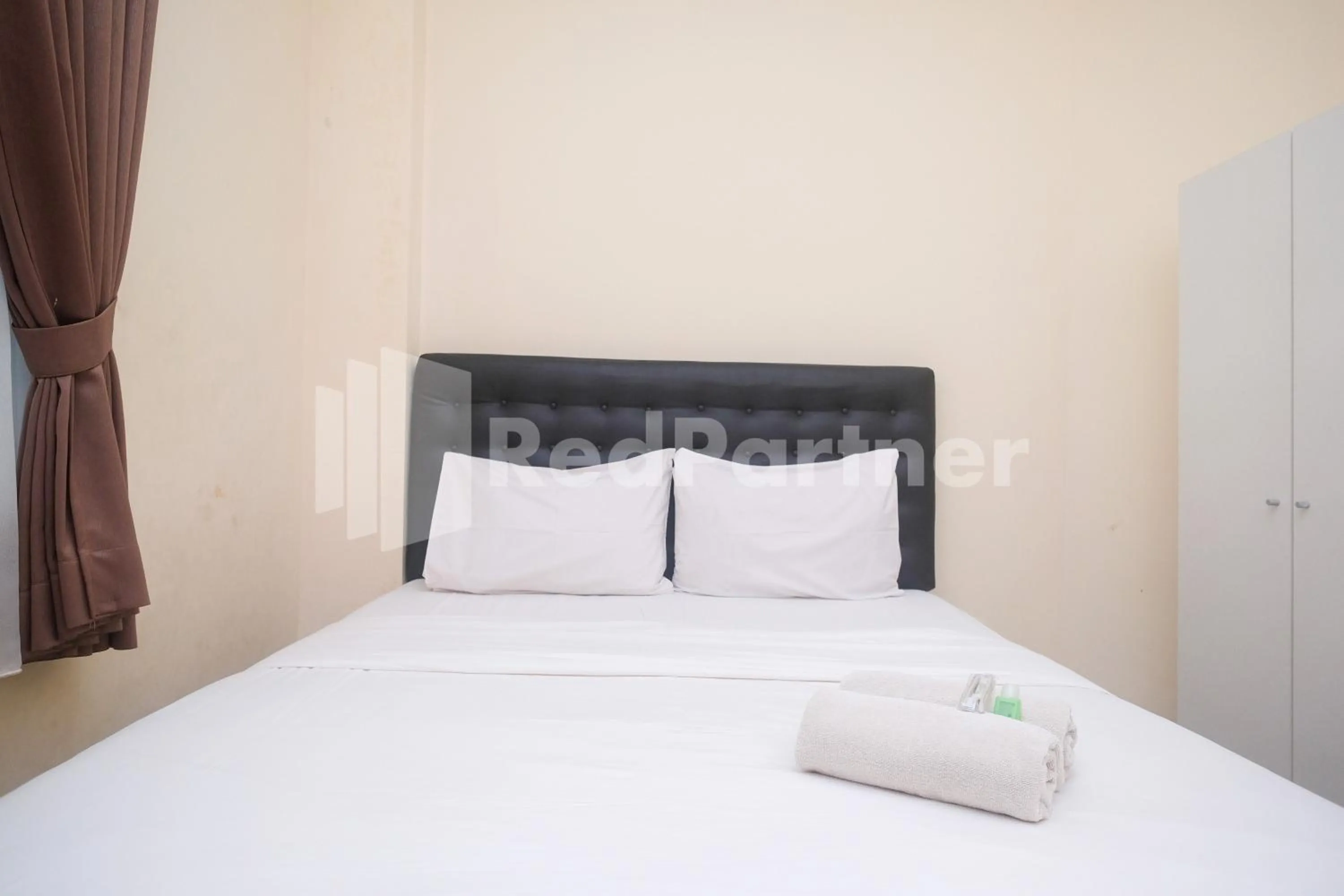 Bed in Griya Loka 2 Syariah Near Simpang Lima Mitra Reddoorz